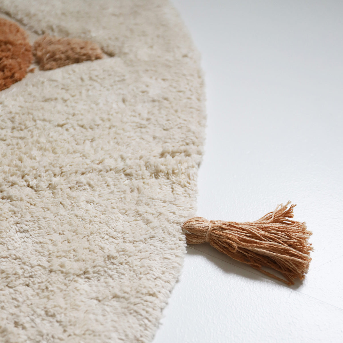 nattiot-bohobird-toast-tapis-enfant-rond-oiseau-coton-pompons image 4