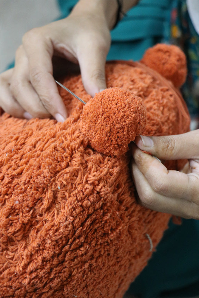 lorena-canals-bubbly-terracotta-coussin-de-sol image 6