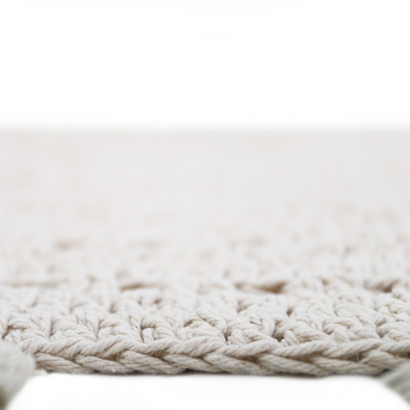 nattiot-nila-cru-tapis-chambre-enfant-coton-crochet-pompons image 4