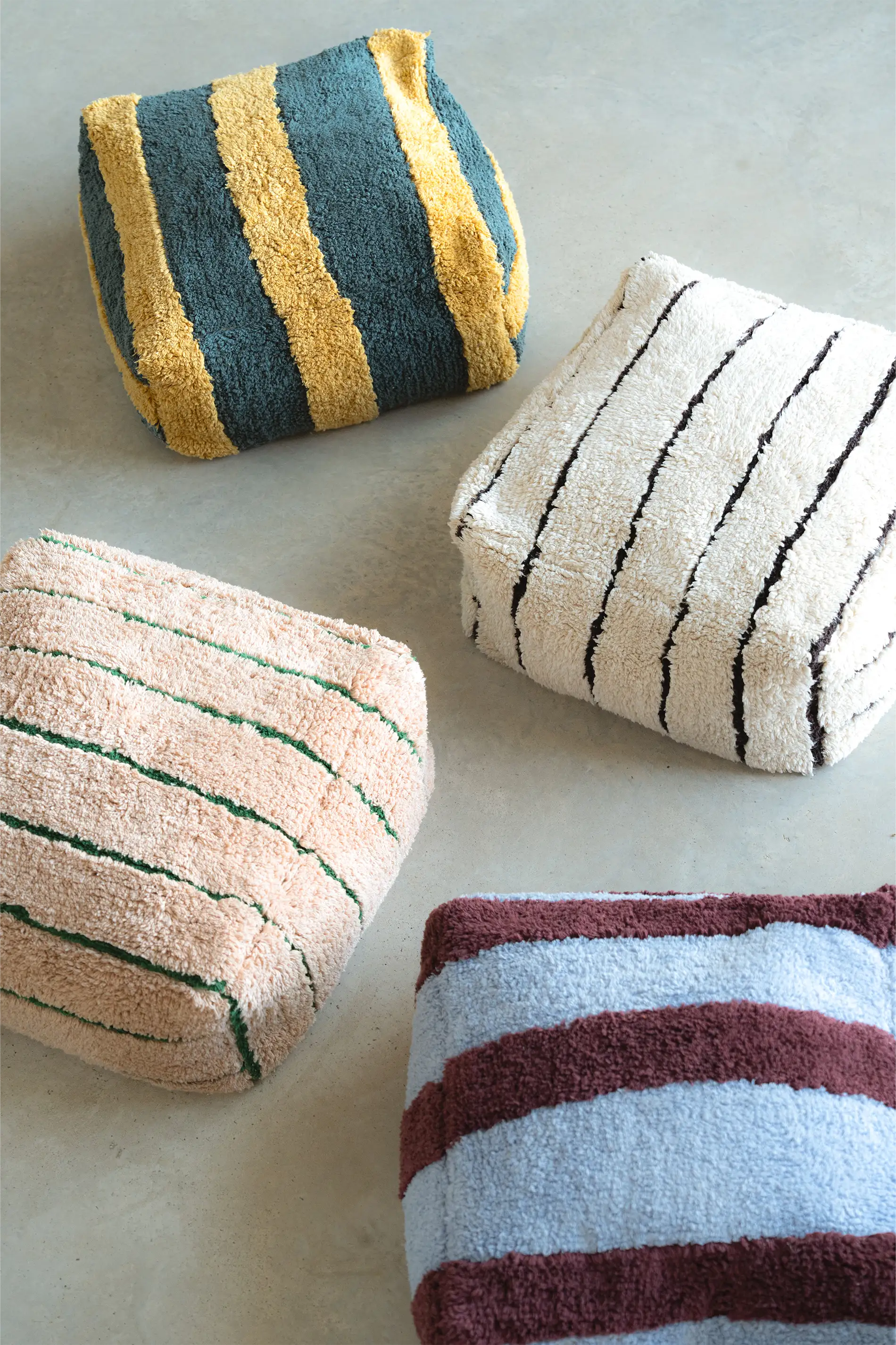 lorena-canals-pouf-lines-terrazo-pouf-ray-artisanal image 3