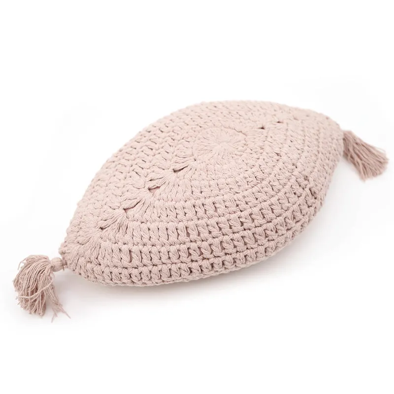 nattiot-plume-rose-nude-coussin-boh-me-coton-crochet-pompons image 1
