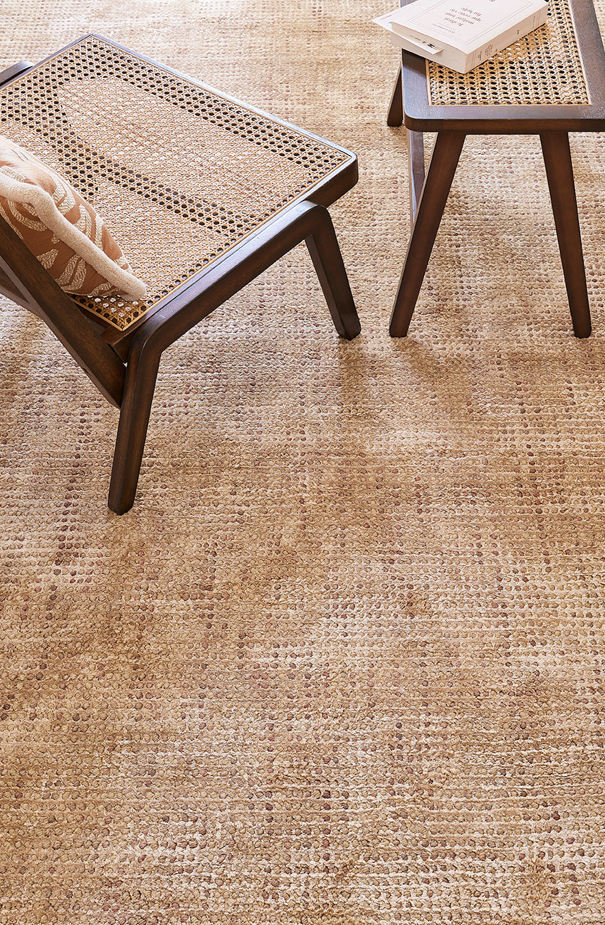 toulemonde-bochart-ariane-ocre-tapis-laine-et-tencel-tiss-main image 4