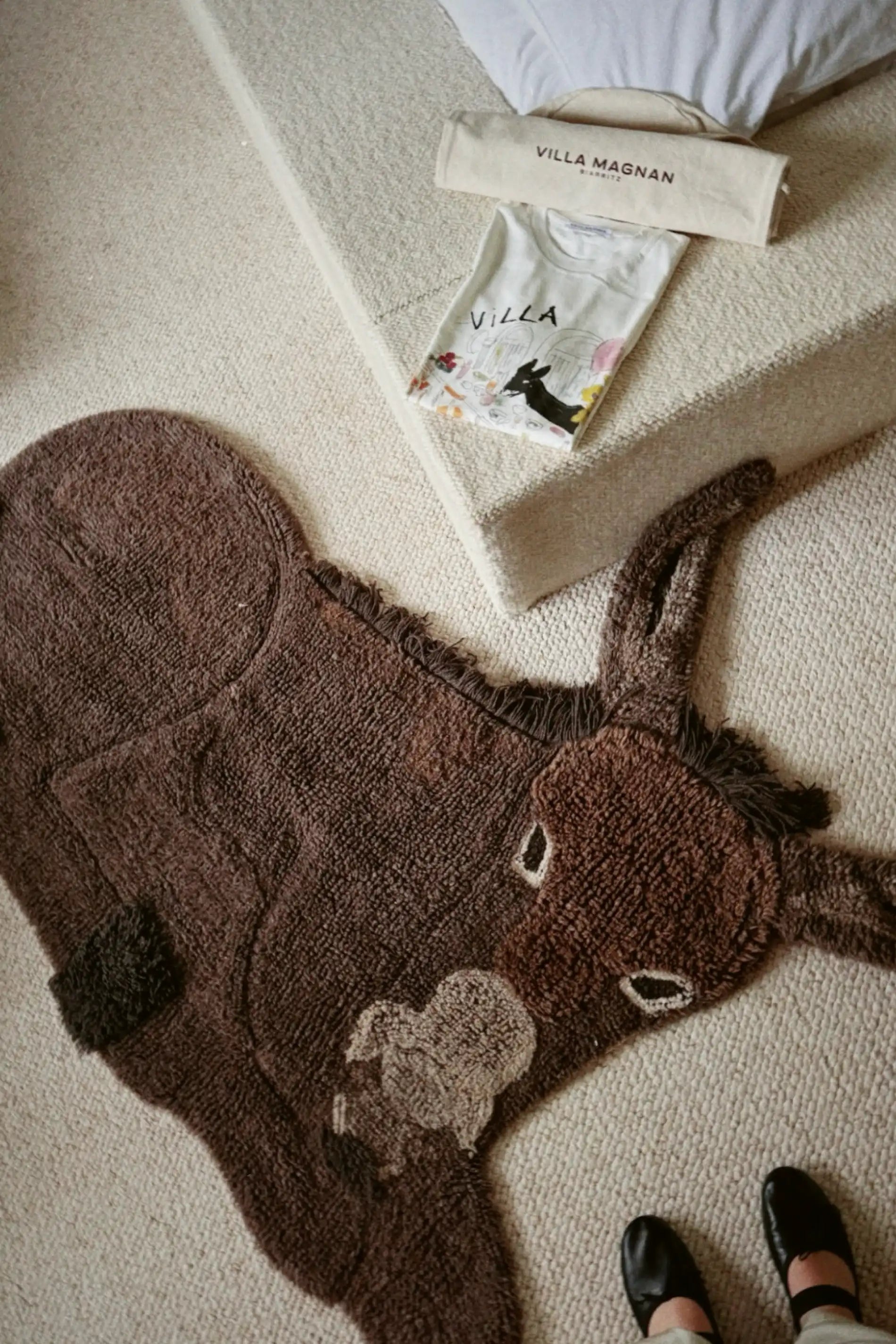 lorena-canals-hector-the-donkey-tapis-en-laine image 1