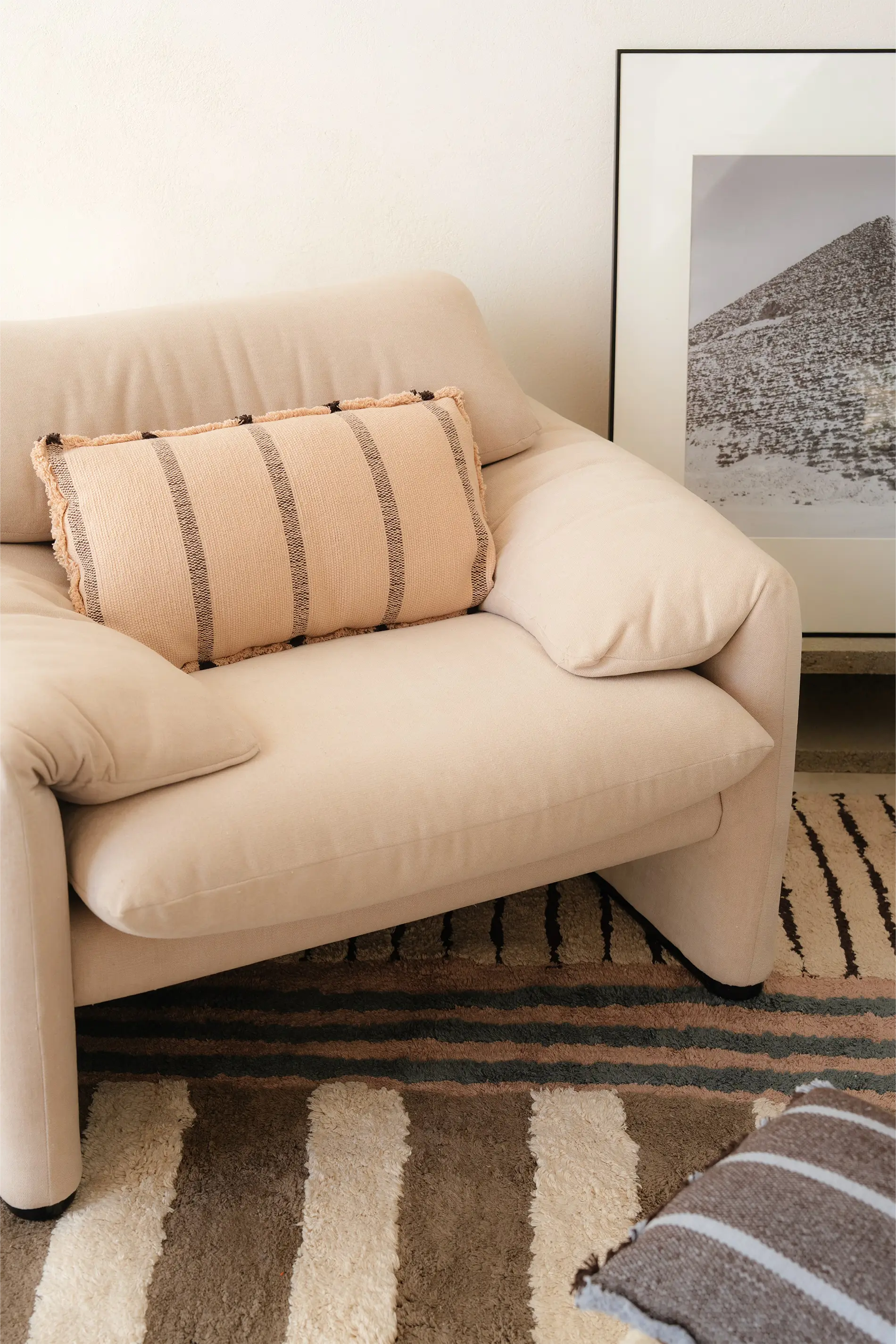 lorena-canals-coussin-rectangulaire-lines-rose-coussin-tiss-main image 2