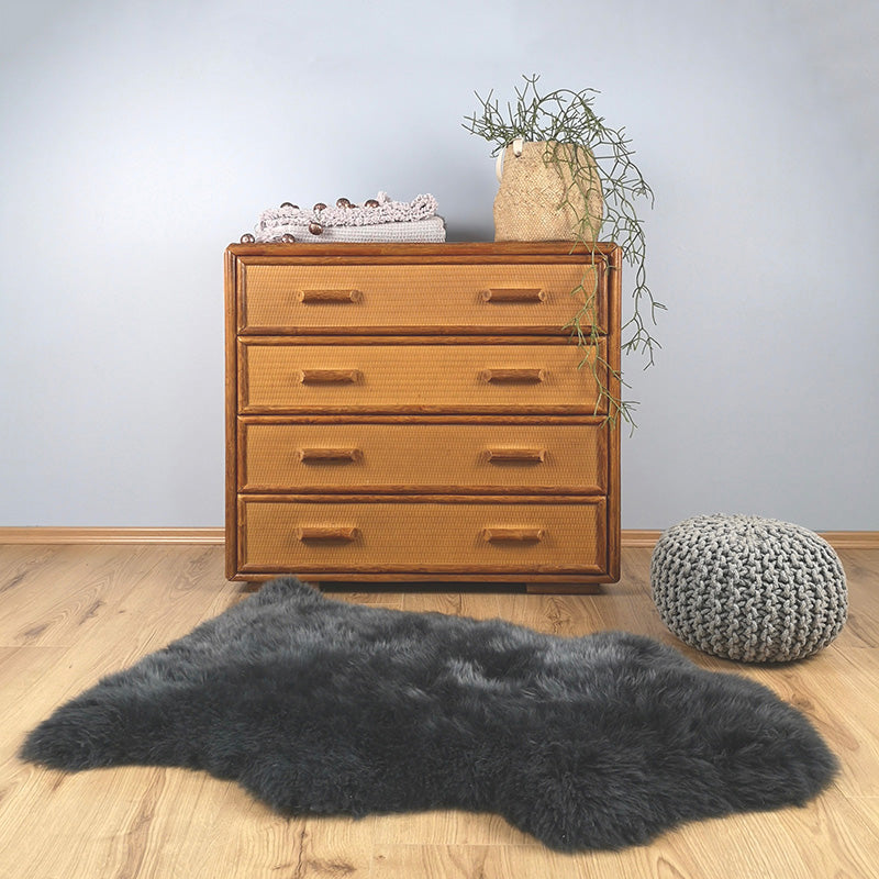 nattiot-douchka-gris-tapis-peau-de-mouton image 2
