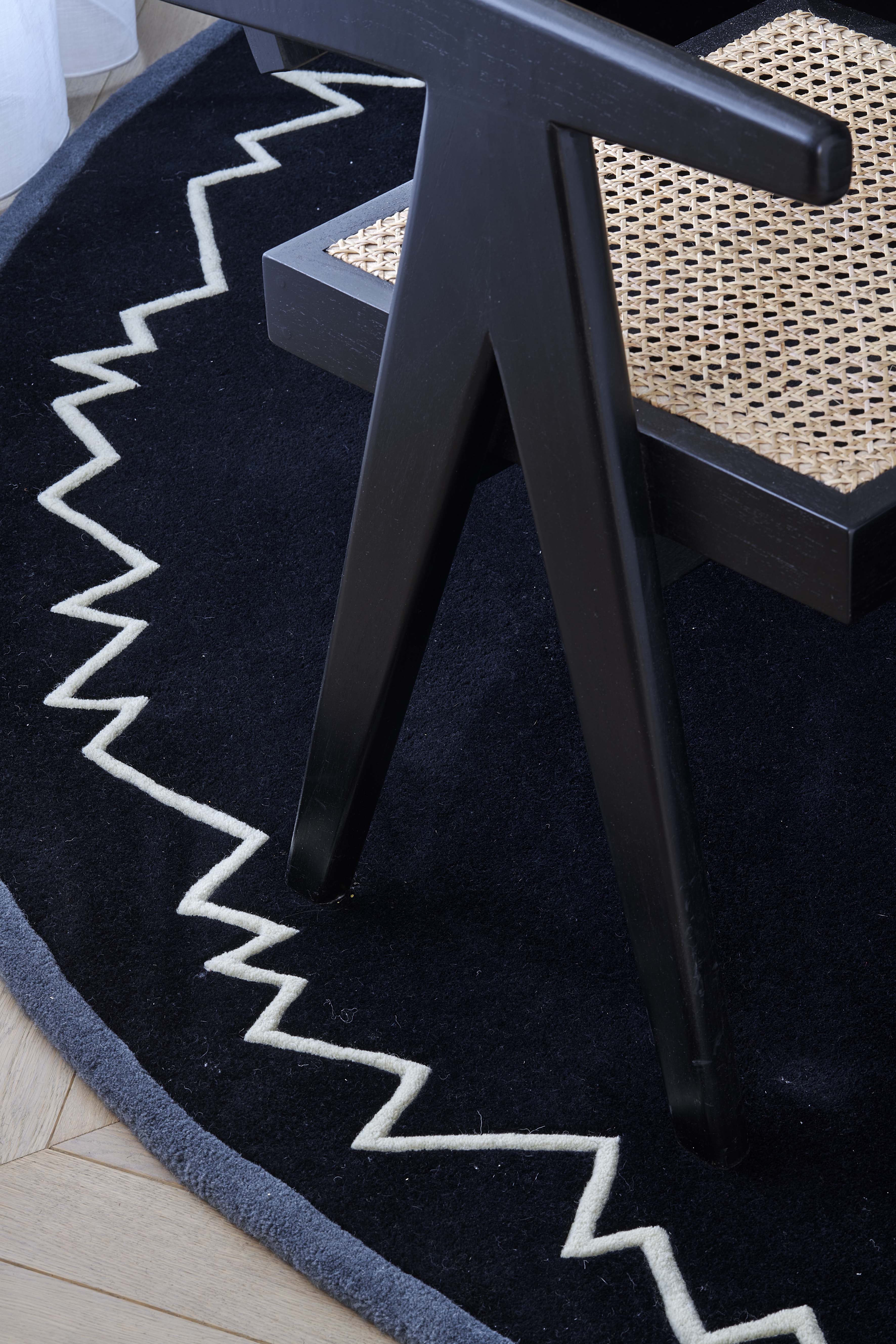 toulemonde-bochart-baikal-noir-tapis-rond-andr-e-putman image 3