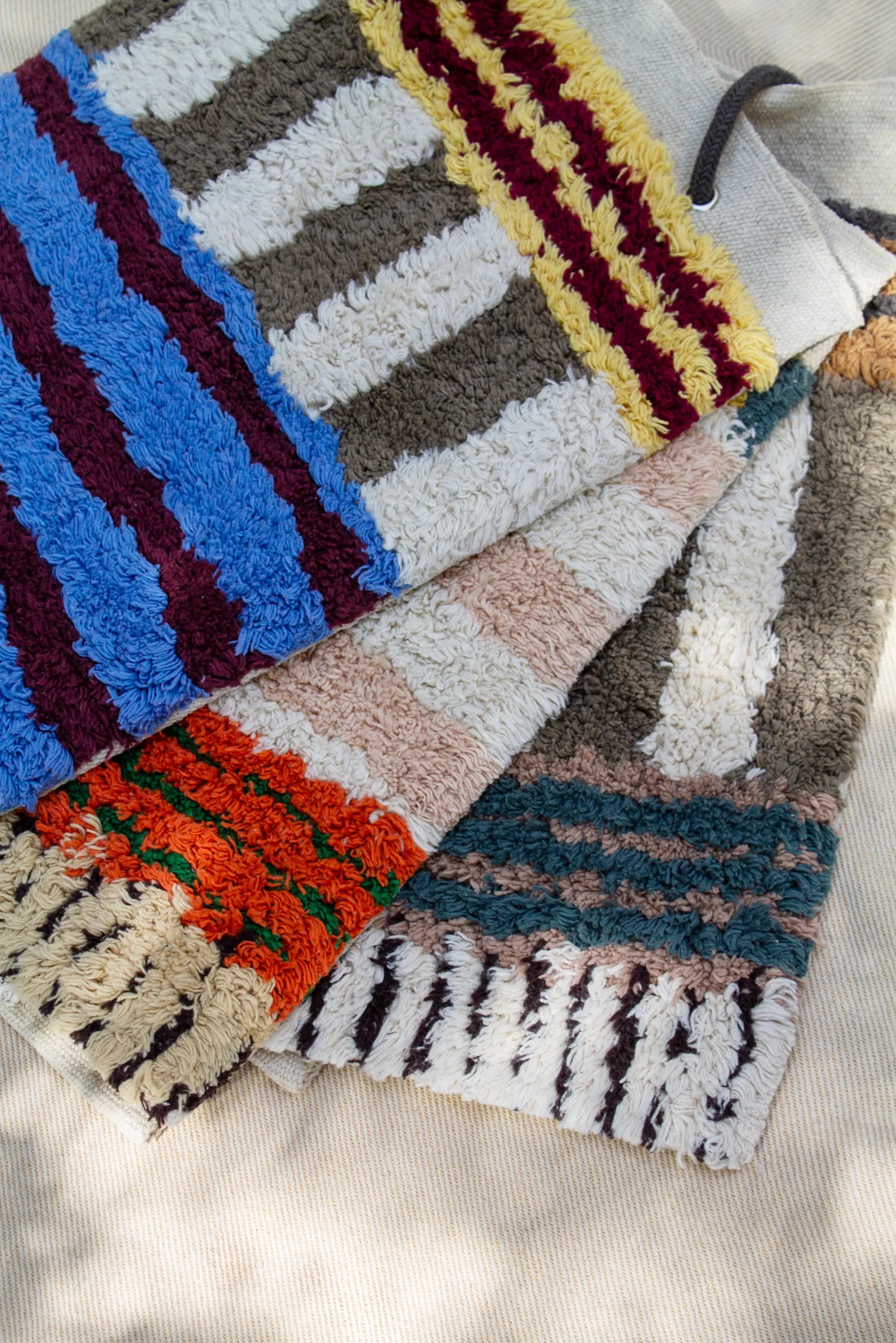 lorena-canals-livre-d-chantillons-color-on-nuancier-tapis-coton image 2