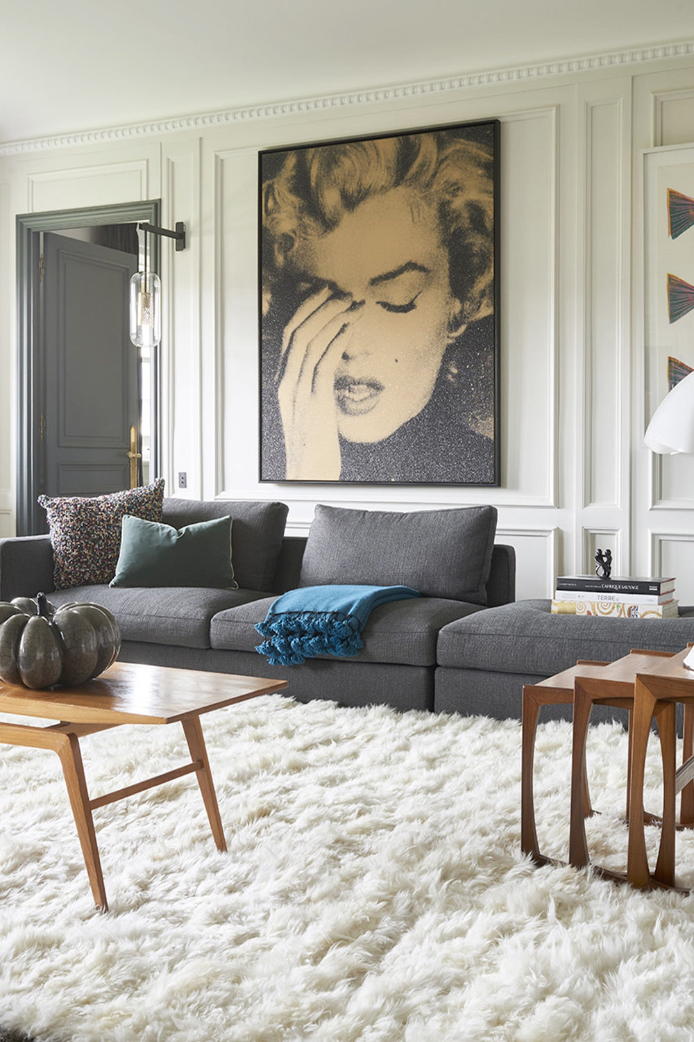 toulemonde-bochart-toison-blanc-cru-tapis-en-peau-lain-e-tiss-e-main image 3