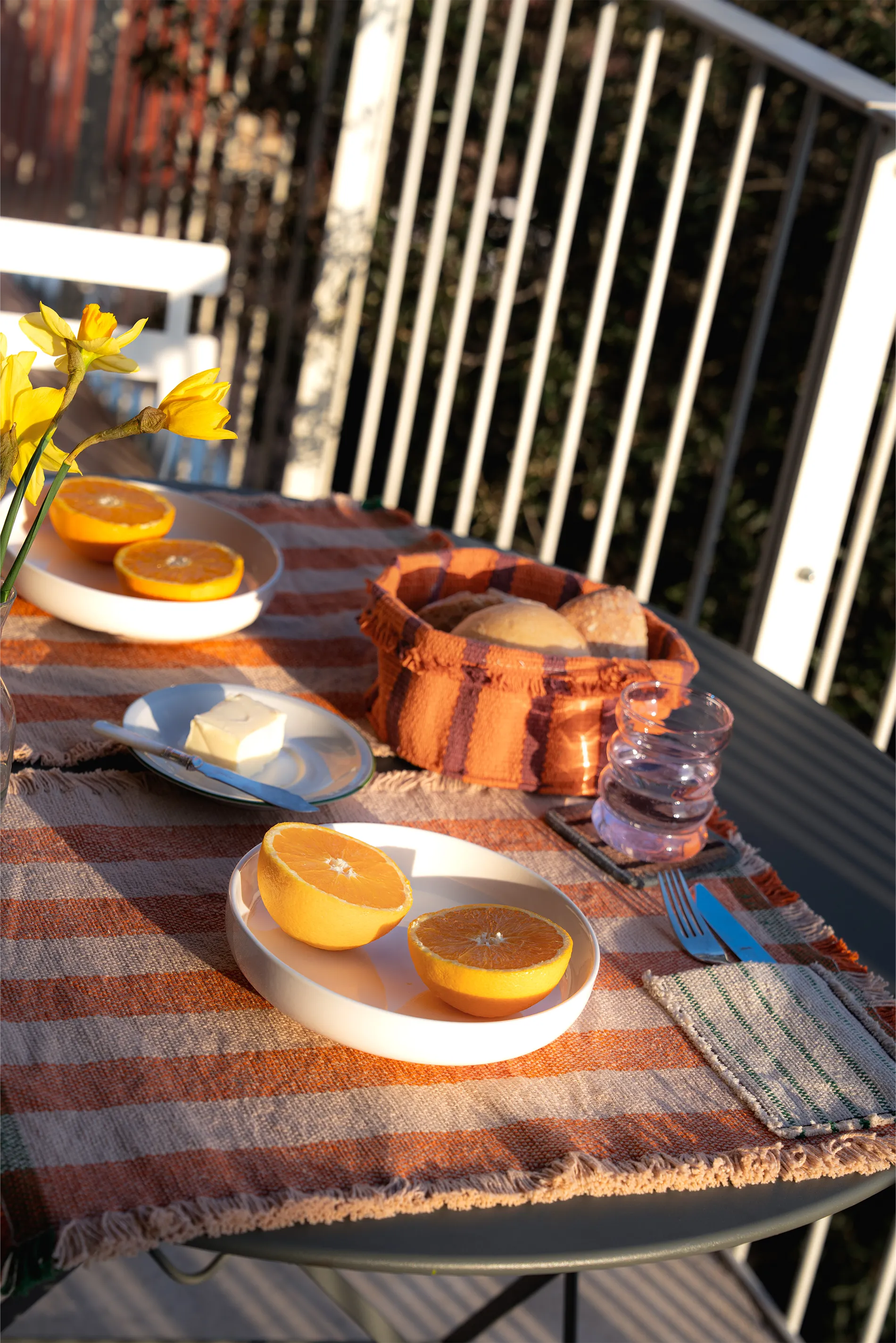 lorena-canals-pack-2-sets-de-table-handloom-avec-poche-terracotta image 3