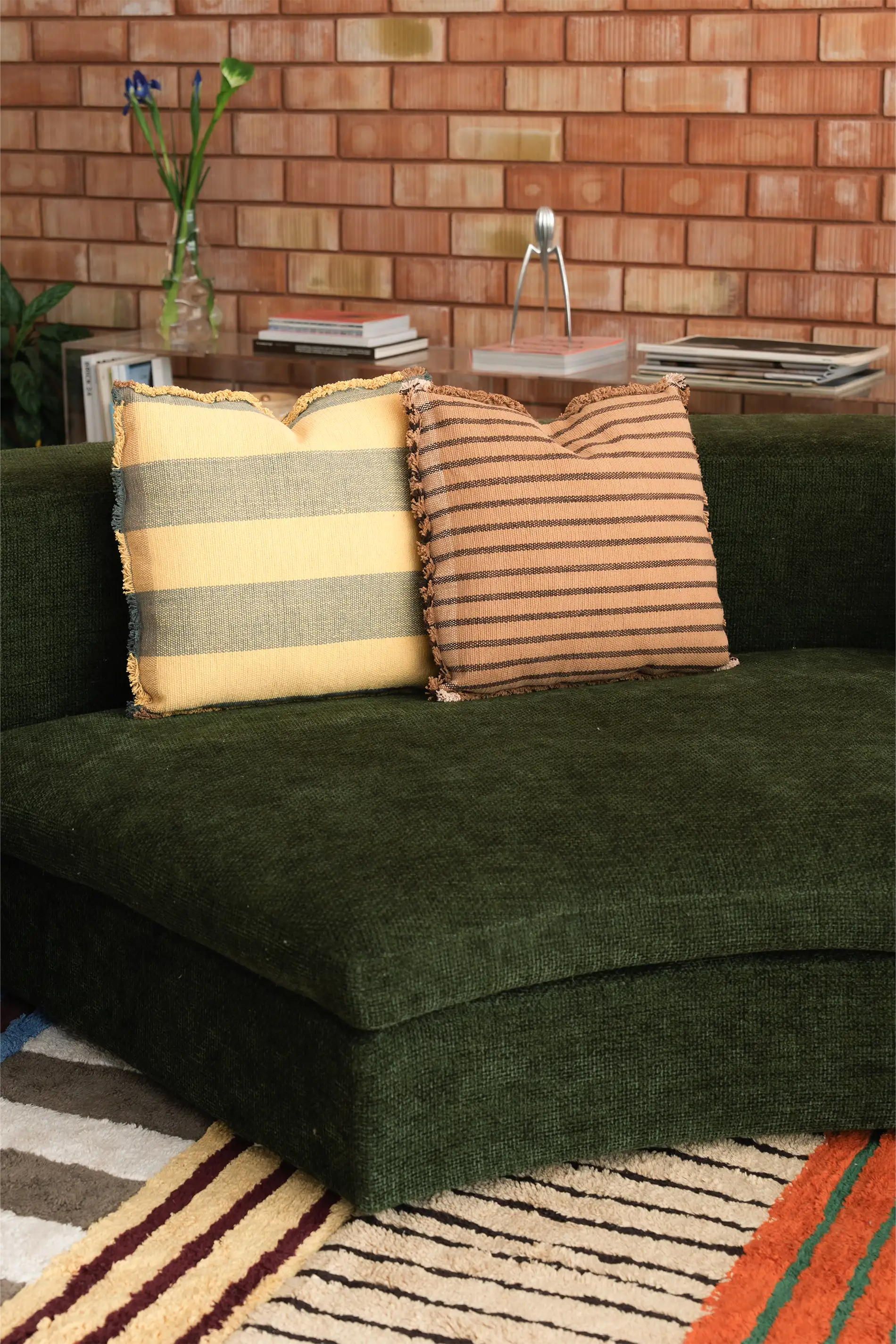 lorena-canals-lines-ochre-coussin-tiss-main image 8