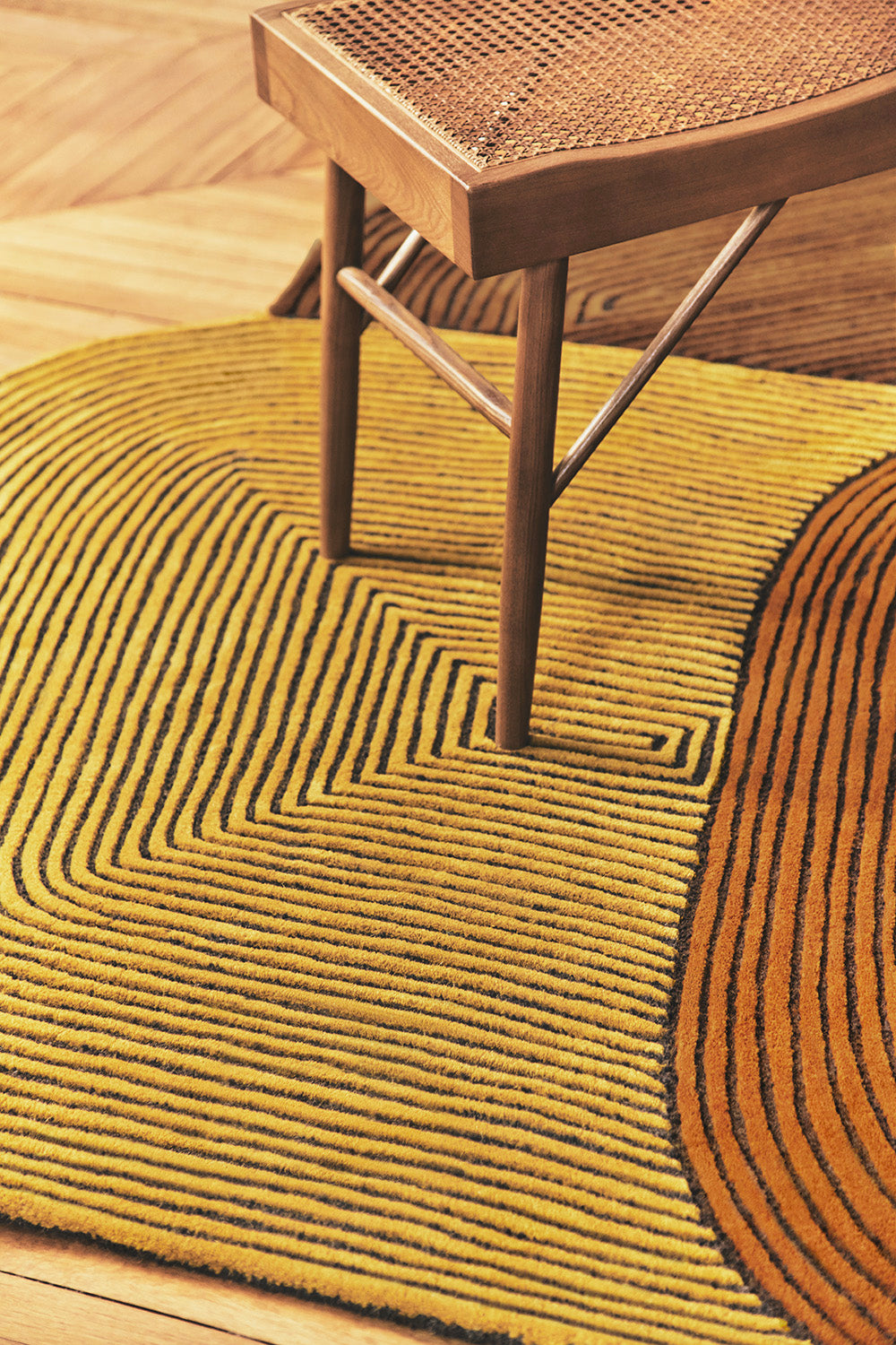 toulemonde-bochart-tumulus-tapis-jaune-laine-tuft-main-samuel-accoceberry image 5