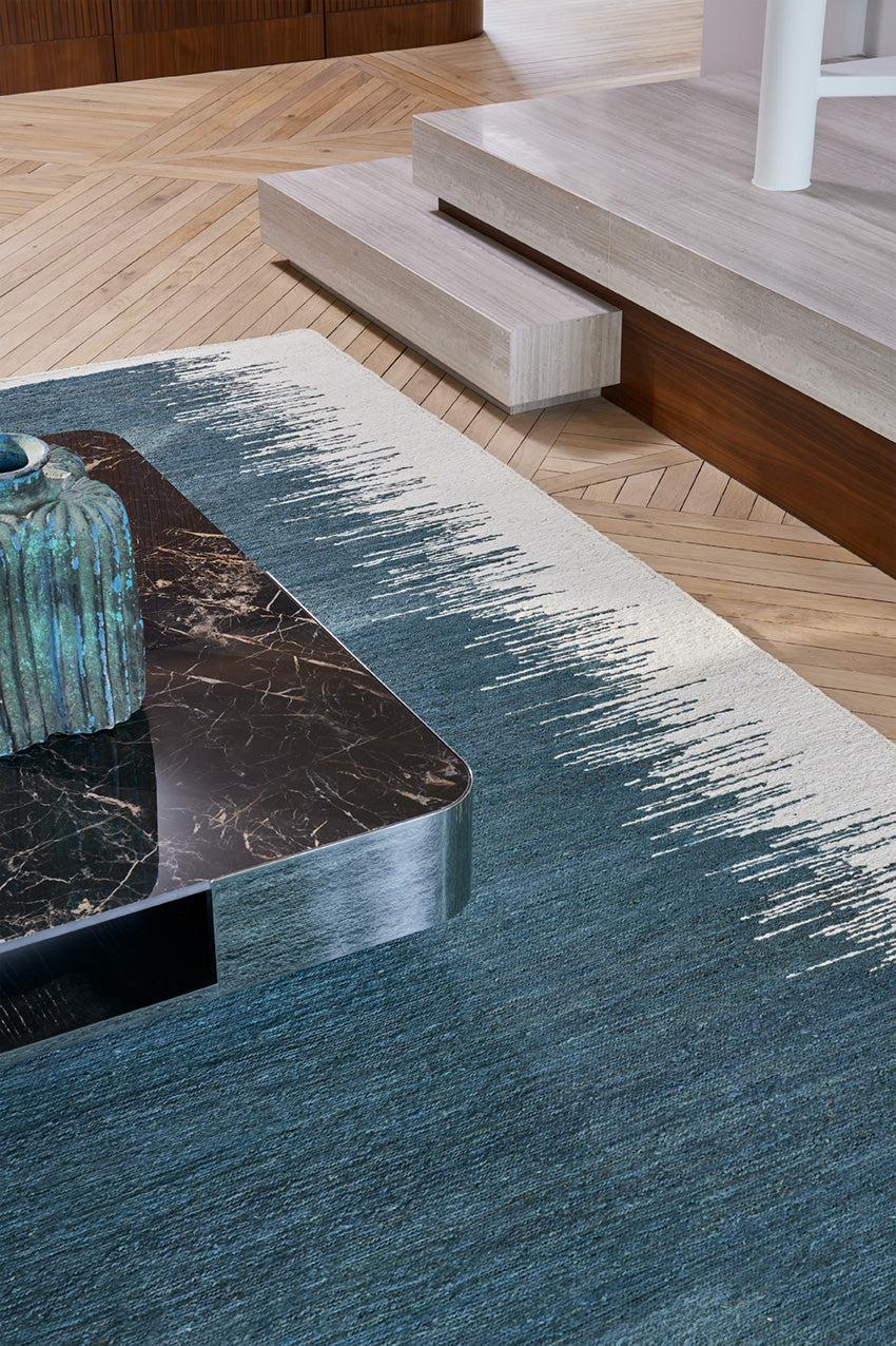 toulemonde-bochart-saona-bleu-tapis-organique-bleu-profond image 3