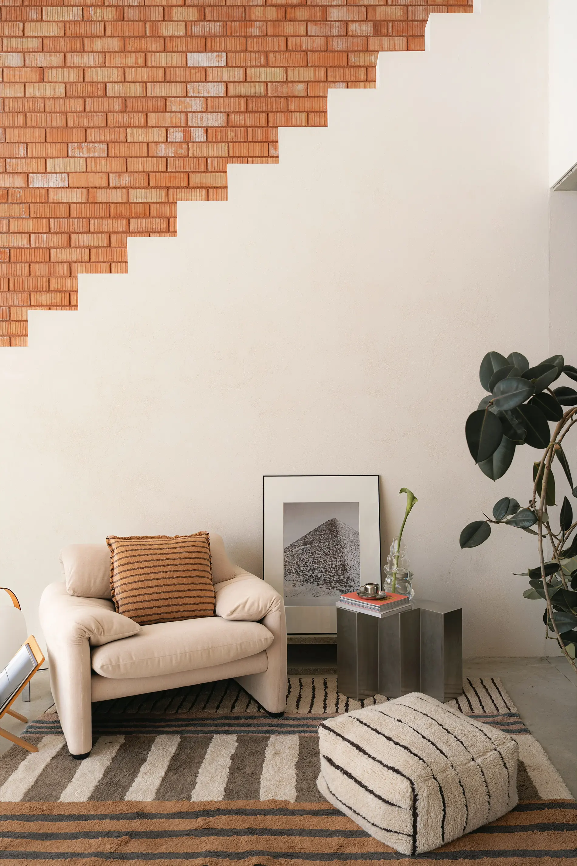lorena-canals-lines-ochre-coussin-tiss-main image 6