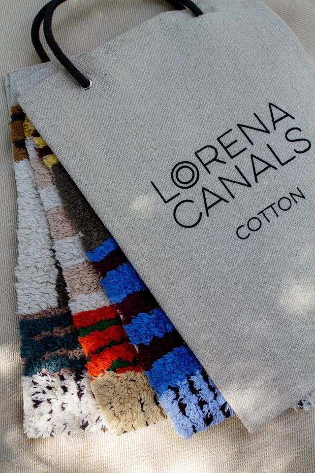 lorena-canals-livre-d-chantillons-color-on-nuancier-tapis-coton image 1