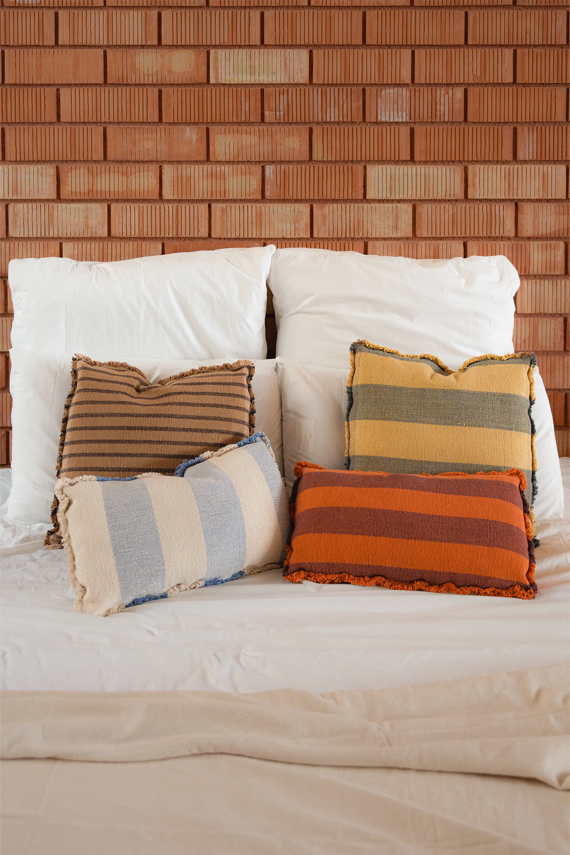 lorena-canals-lines-terracota-coussin-rectangulaire image 4