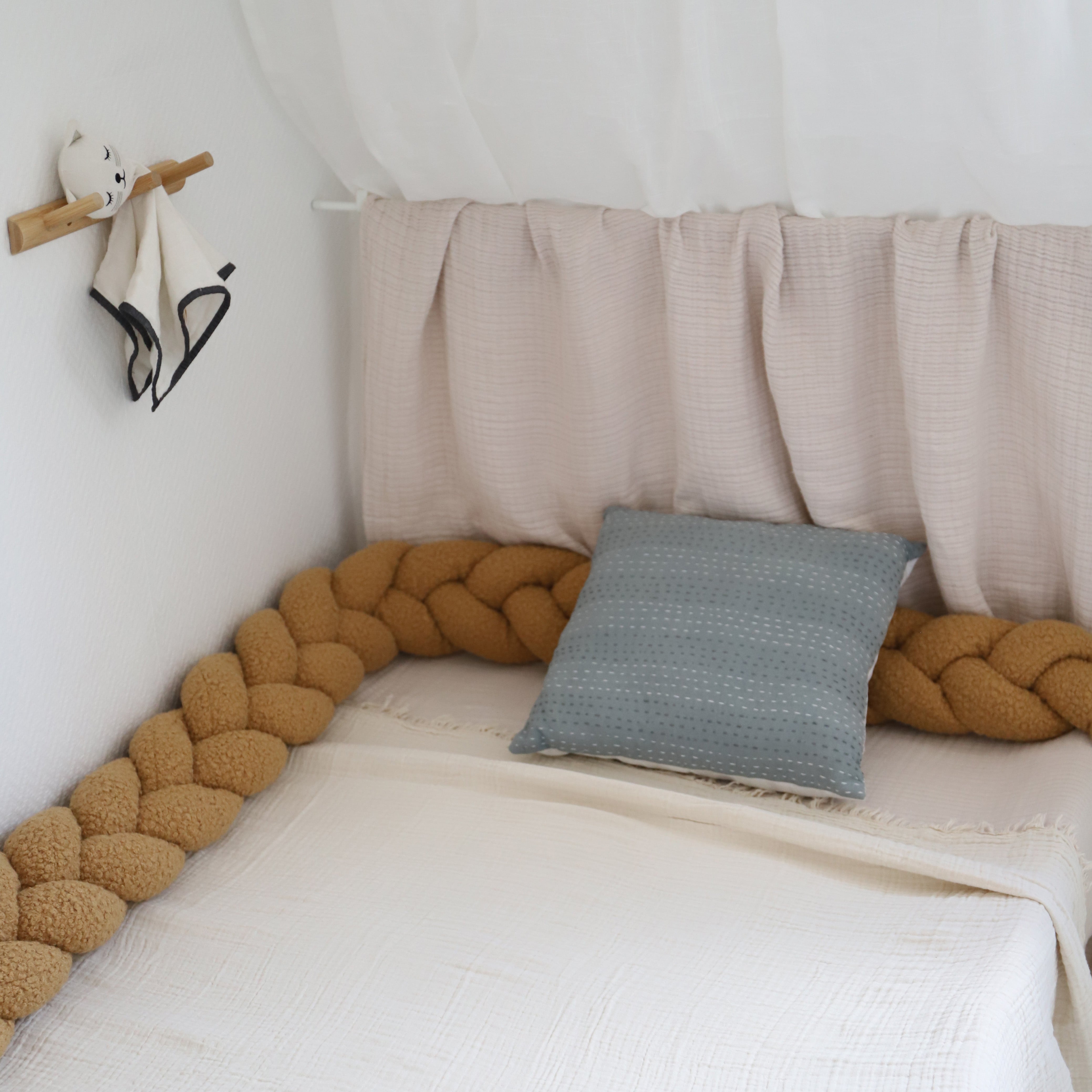 nattiot-nouby-toffee-tresse-de-lit-3-brins-bouclette image 3
