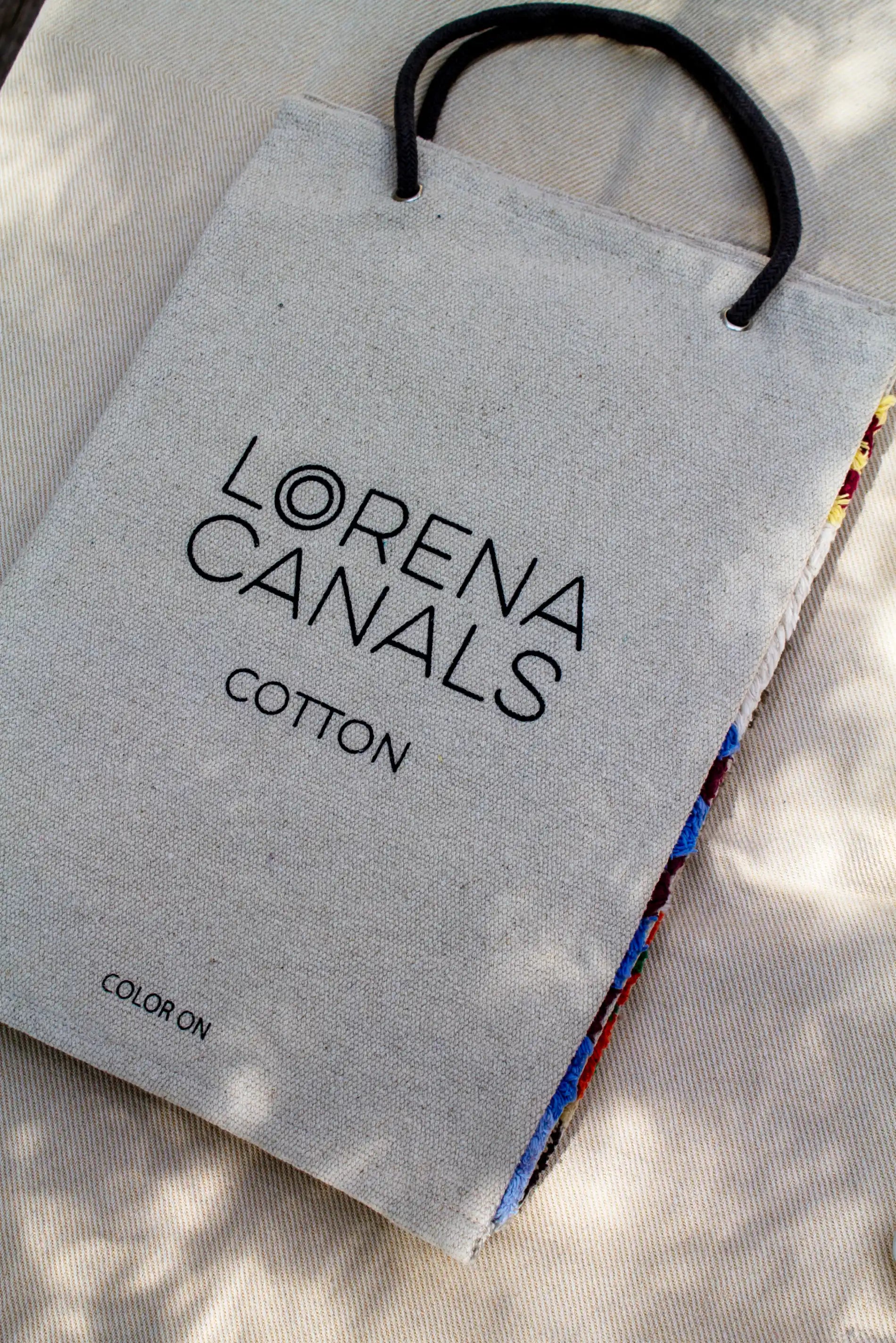 lorena-canals-livre-d-chantillons-color-on-nuancier-tapis-coton image 6