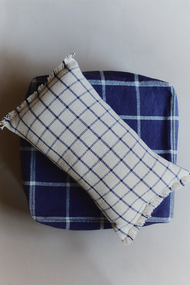 lorena-canals-geo-block-natural-coussin-bauhaus-bleu-marine image 2
