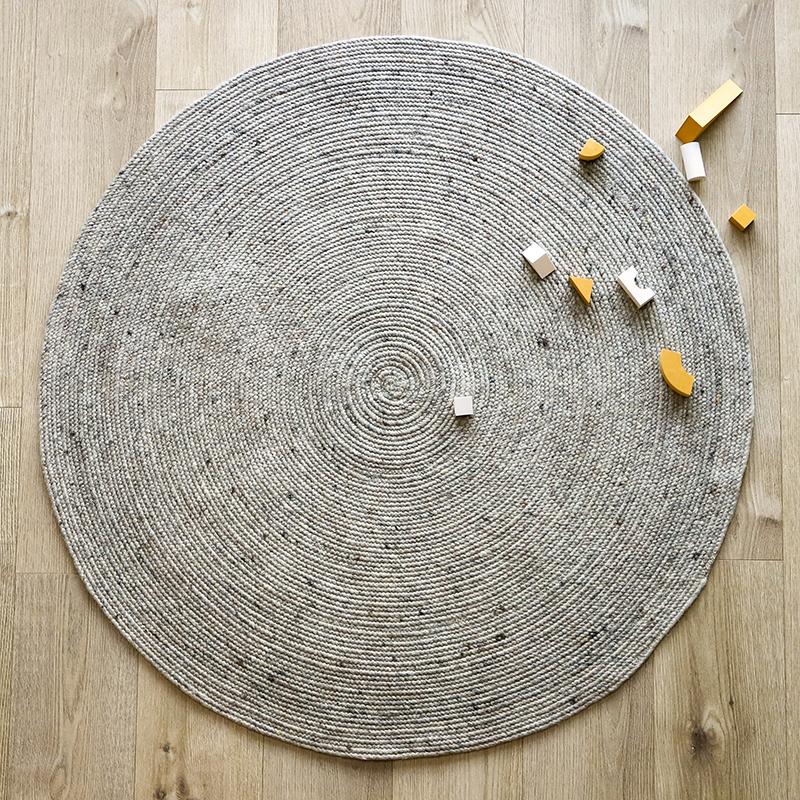 nattiot-neethu-gris-m-tapis-rond-laine-feutr-e image 3