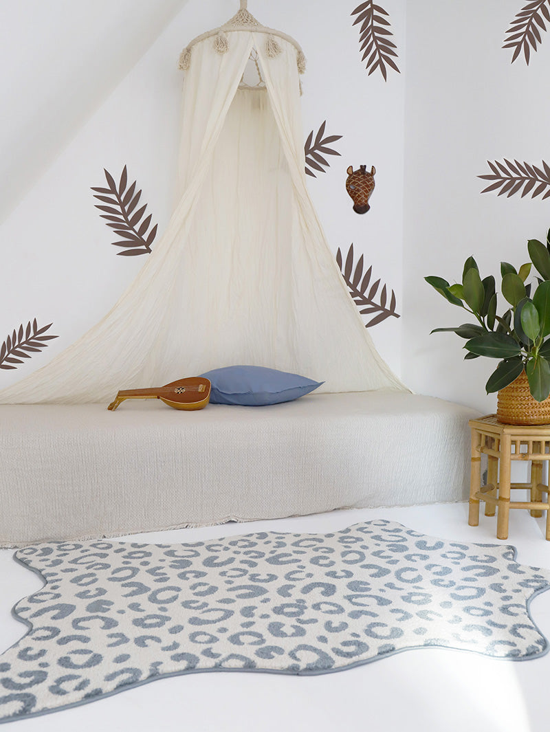 nattiot-bao-silver-blue-tapis-chambre-enfant-peau-de-b-te image 2
