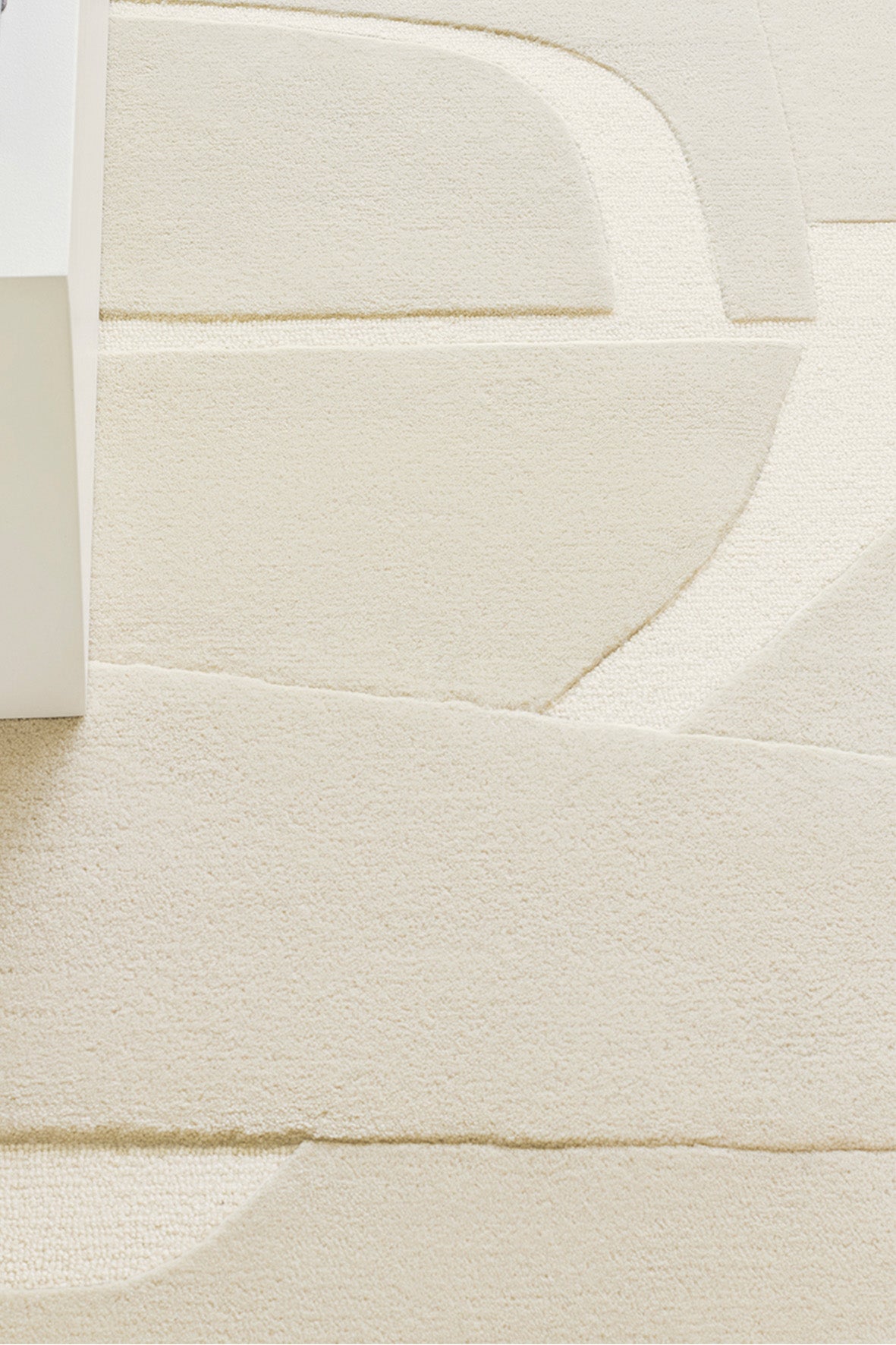toulemonde-bochart-collage-blanc-tapis-blanc-laine-tuft-e-main-pascale-risbourg image 4