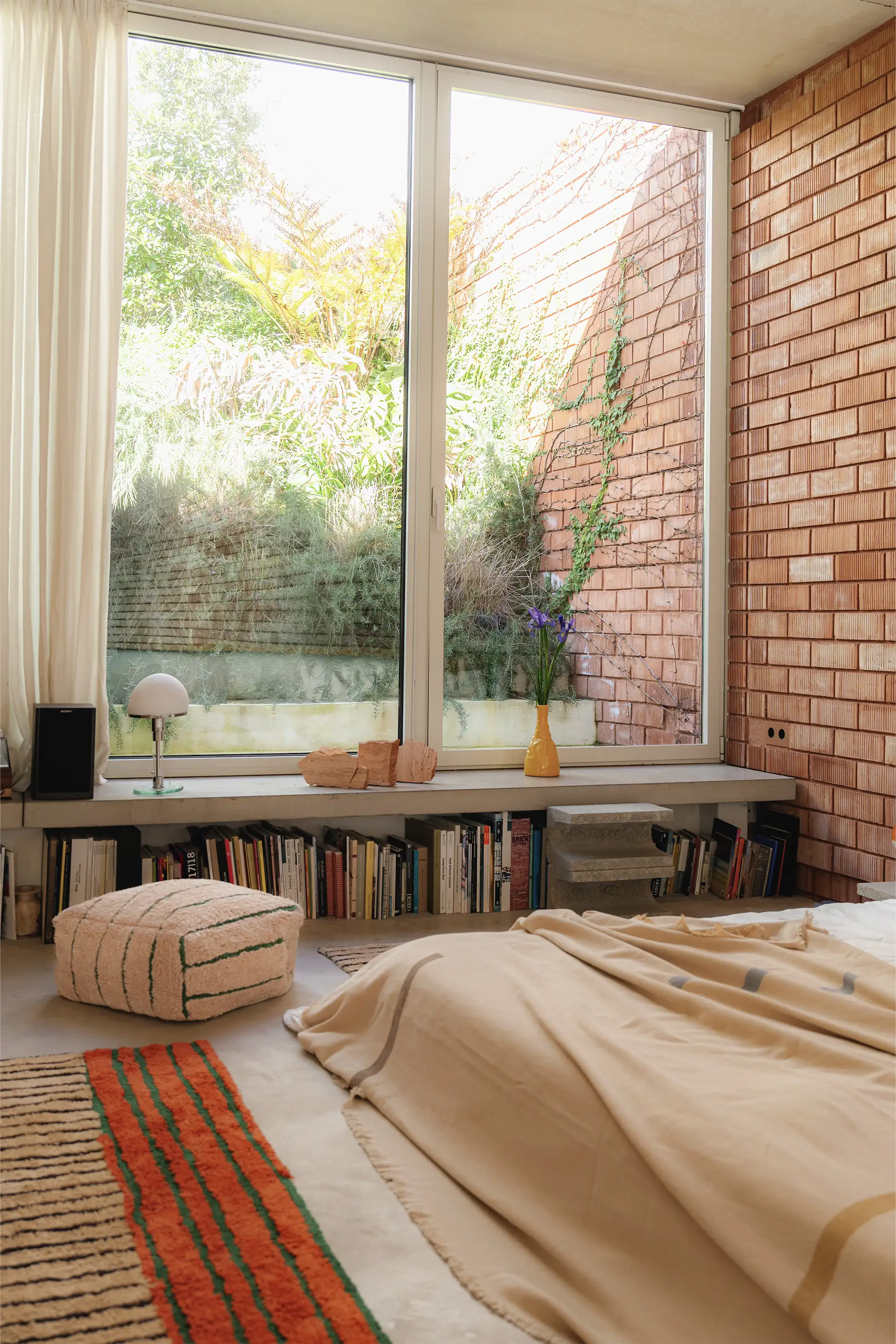 lorena-canals-pouf-lines-rose-monstera-natural image 4