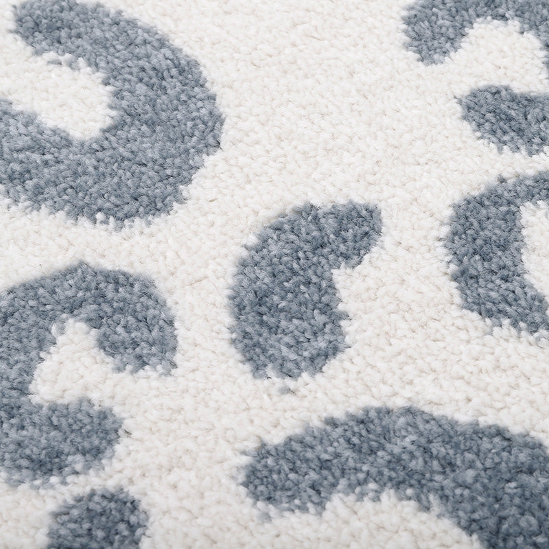nattiot-bao-silver-blue-tapis-chambre-enfant-peau-de-b-te image 4