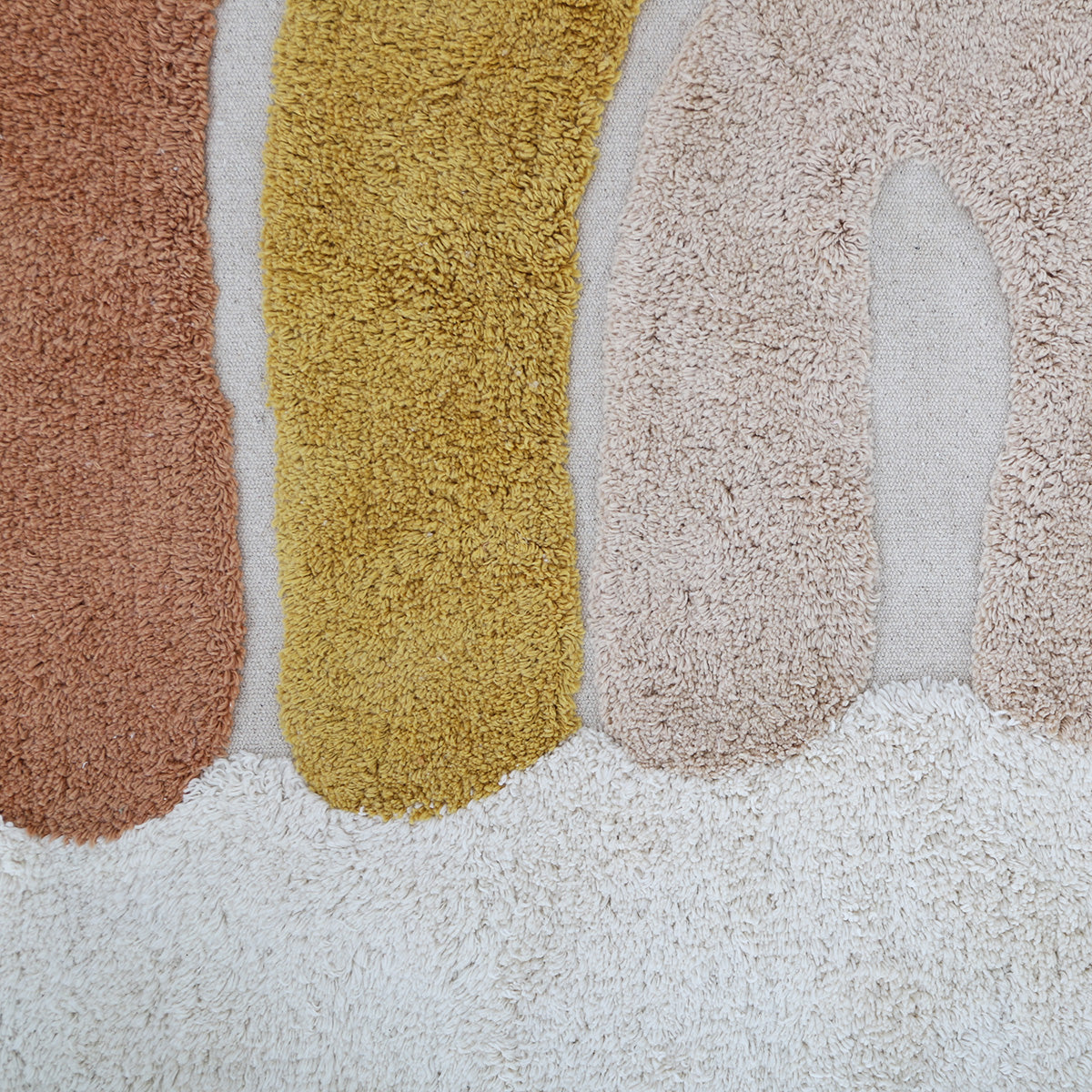 nattiot-rainbow-toffee-tapis-enfant-rond-coton-lavable-arc-en-ciel-pompons image 5