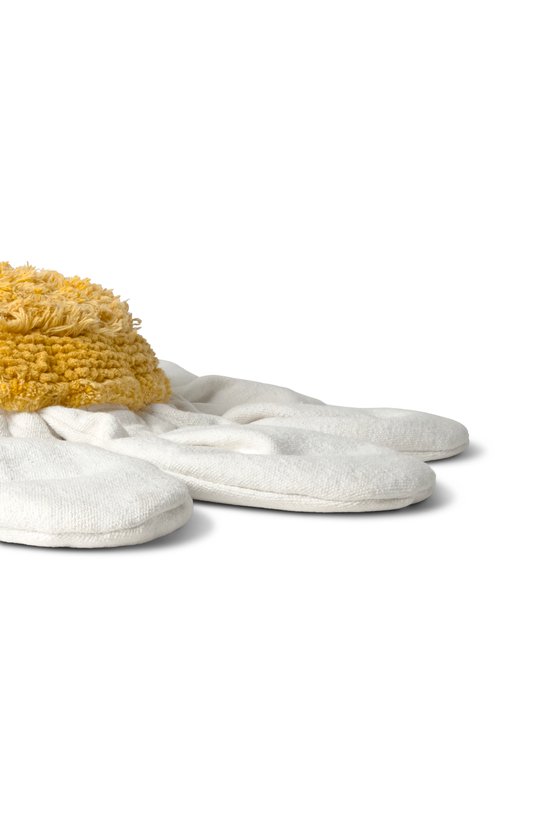 lorena-canals-white-daisy-coussin-de-sol image 8
