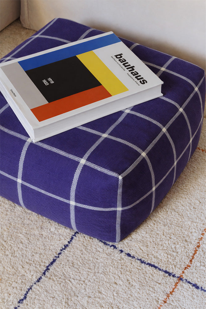 lorena-canals-pouf-geo-block-navy-blue-bauhaus-tiss image 4