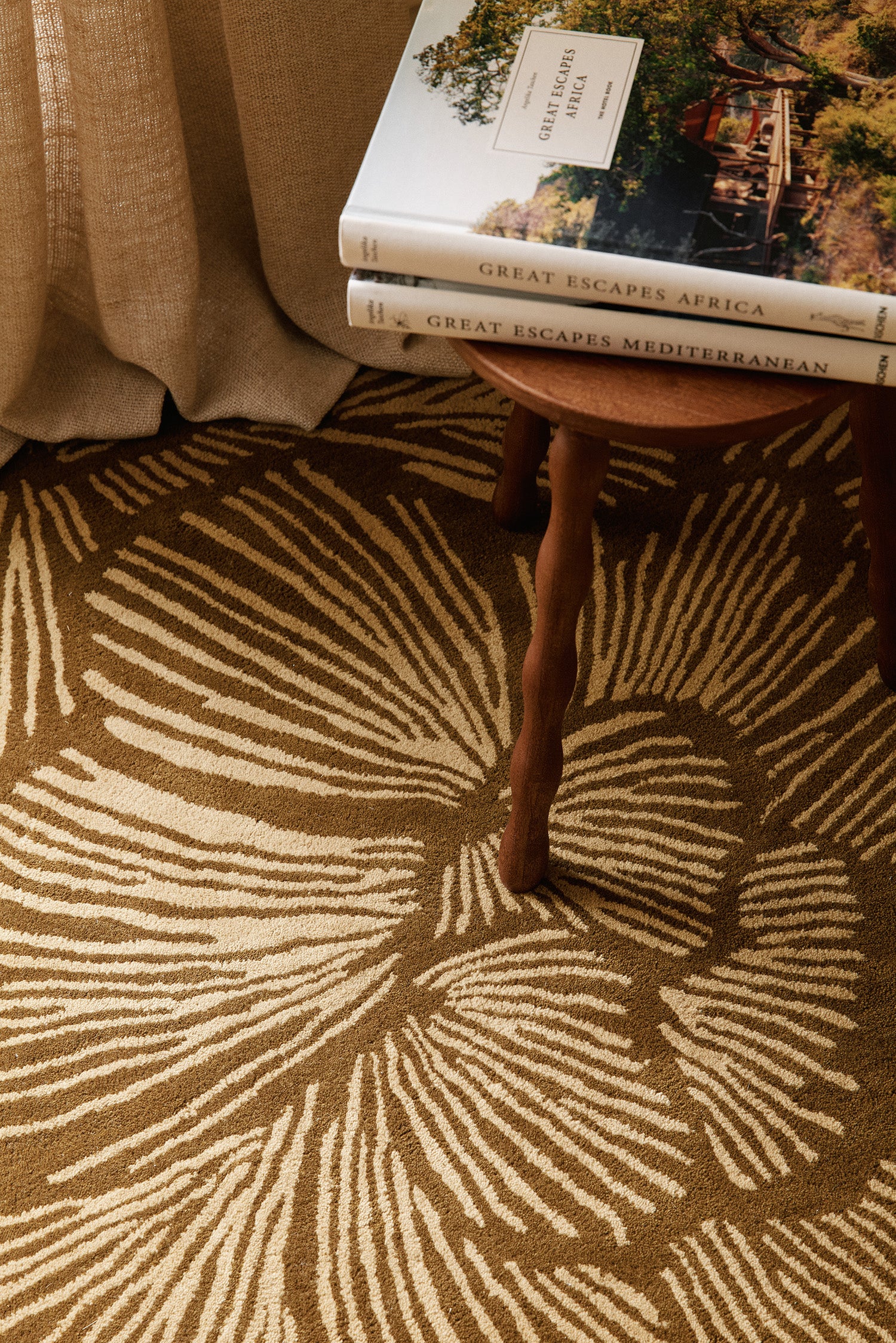 toulemonde-bochart-gala-tapis-vert-floral-laine-170x240-200x300-250x350 image 4