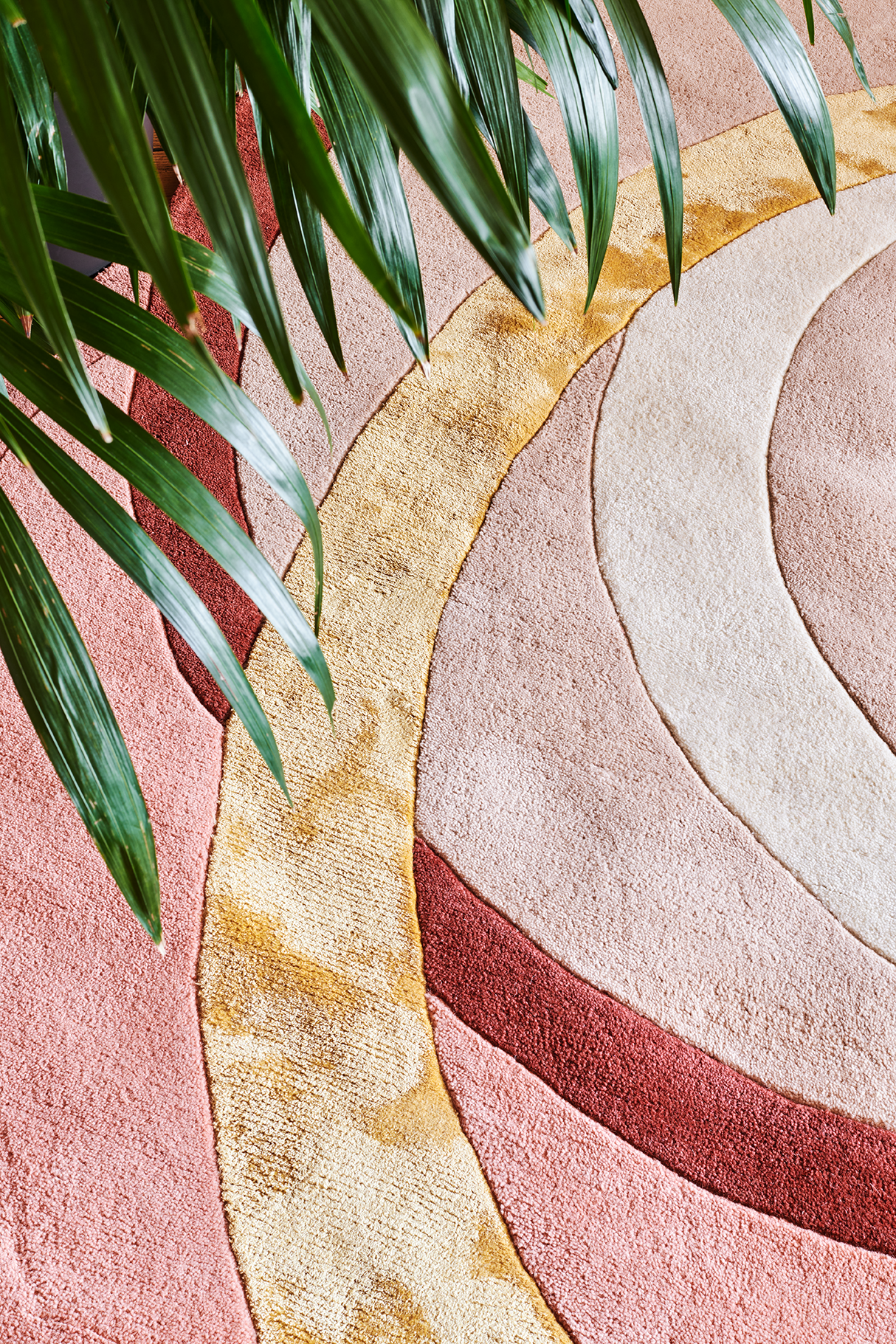 toulemonde-bochart-alliances-poudre-tapis-rose-en-laine-et-viscose image 3