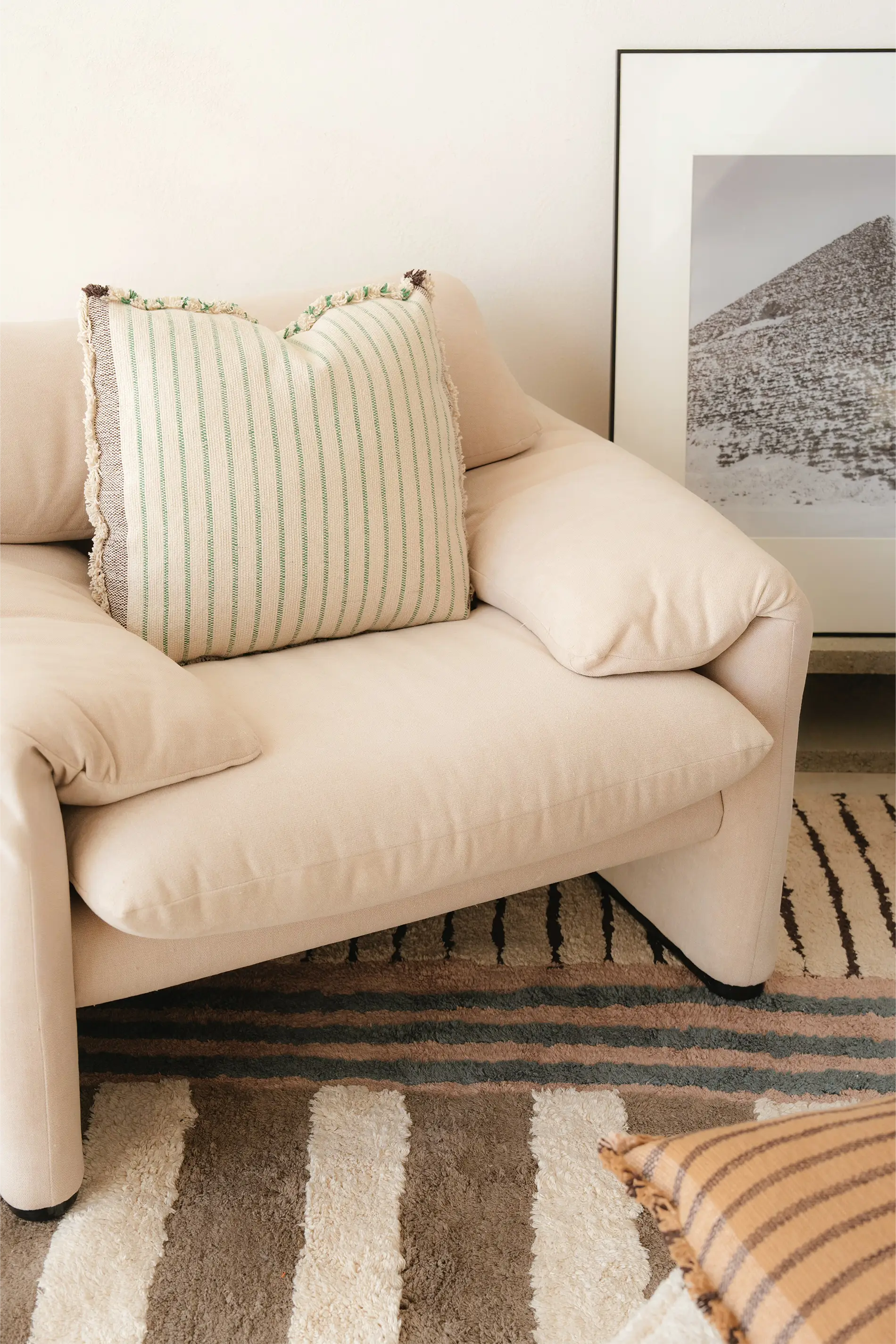 lorena-canals-coussin-lines-green image 2