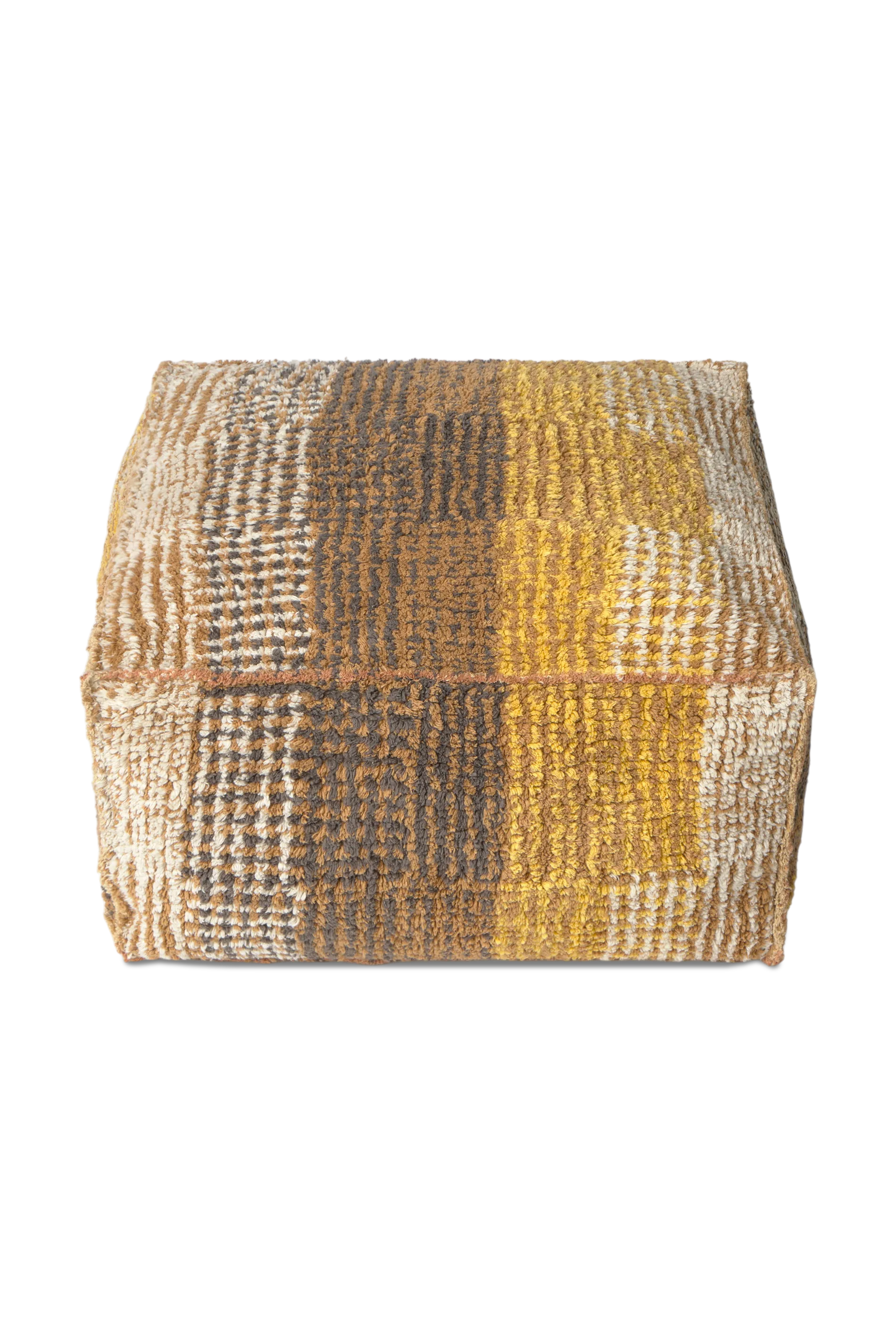 lorena-canals-city-r-versible-pouf-ochre-tuft-2-faces image 1