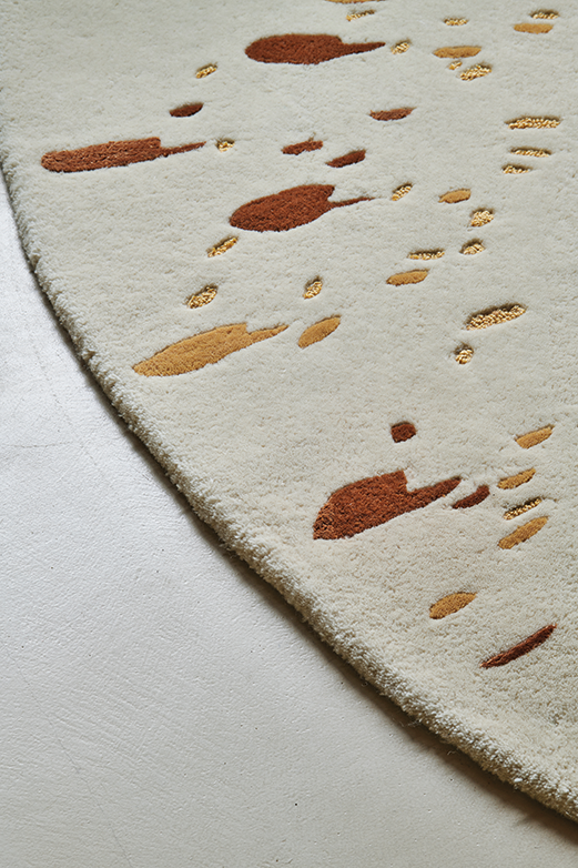 toulemonde-bochart-paint-ovale-ocre-200x300-tapis-ovale-tuft-main image 4