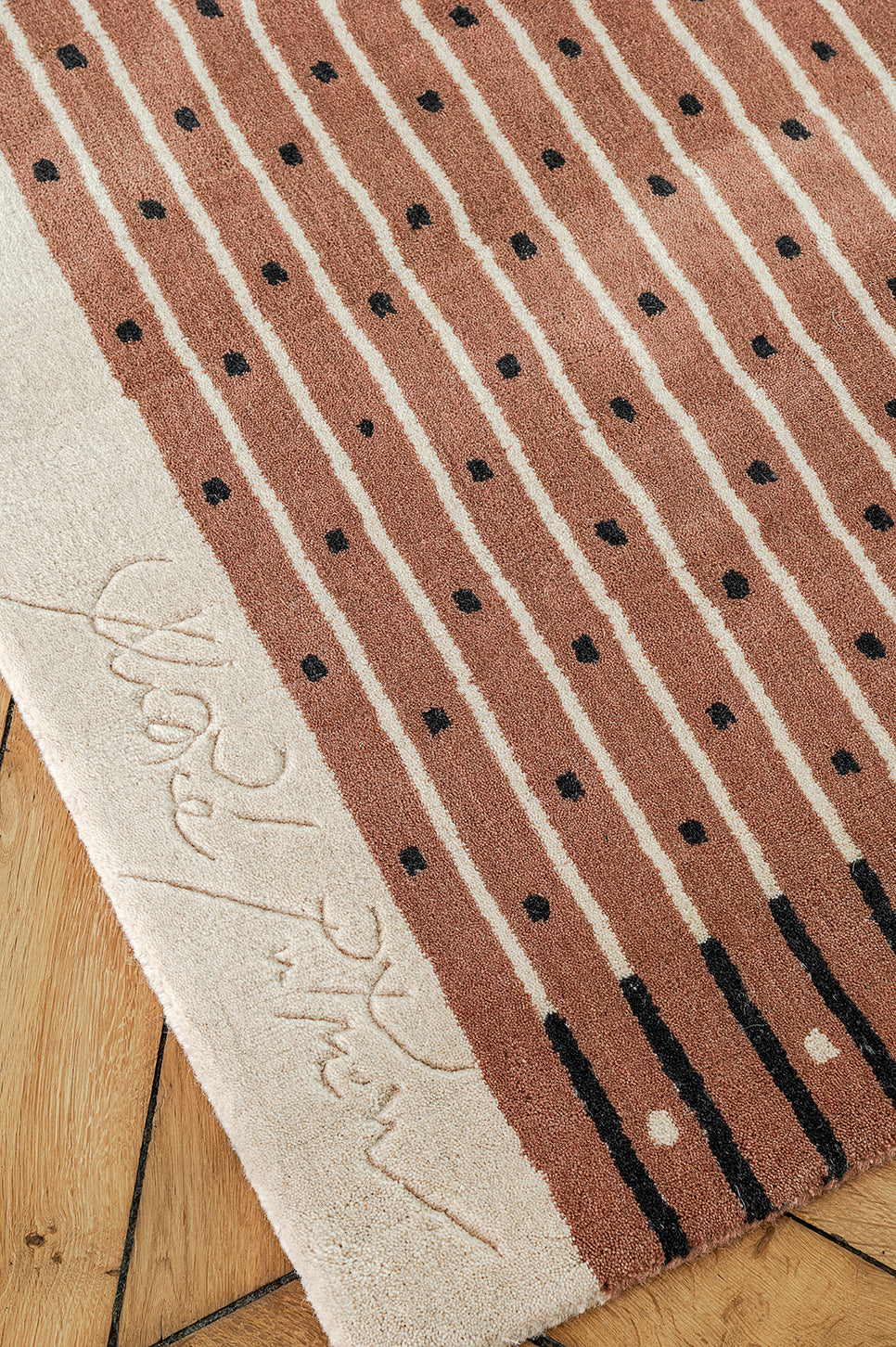 toulemonde-bochart-exclamation-bois-de-rose-tapis-laine-tuft-main-andr-e-putman image 4