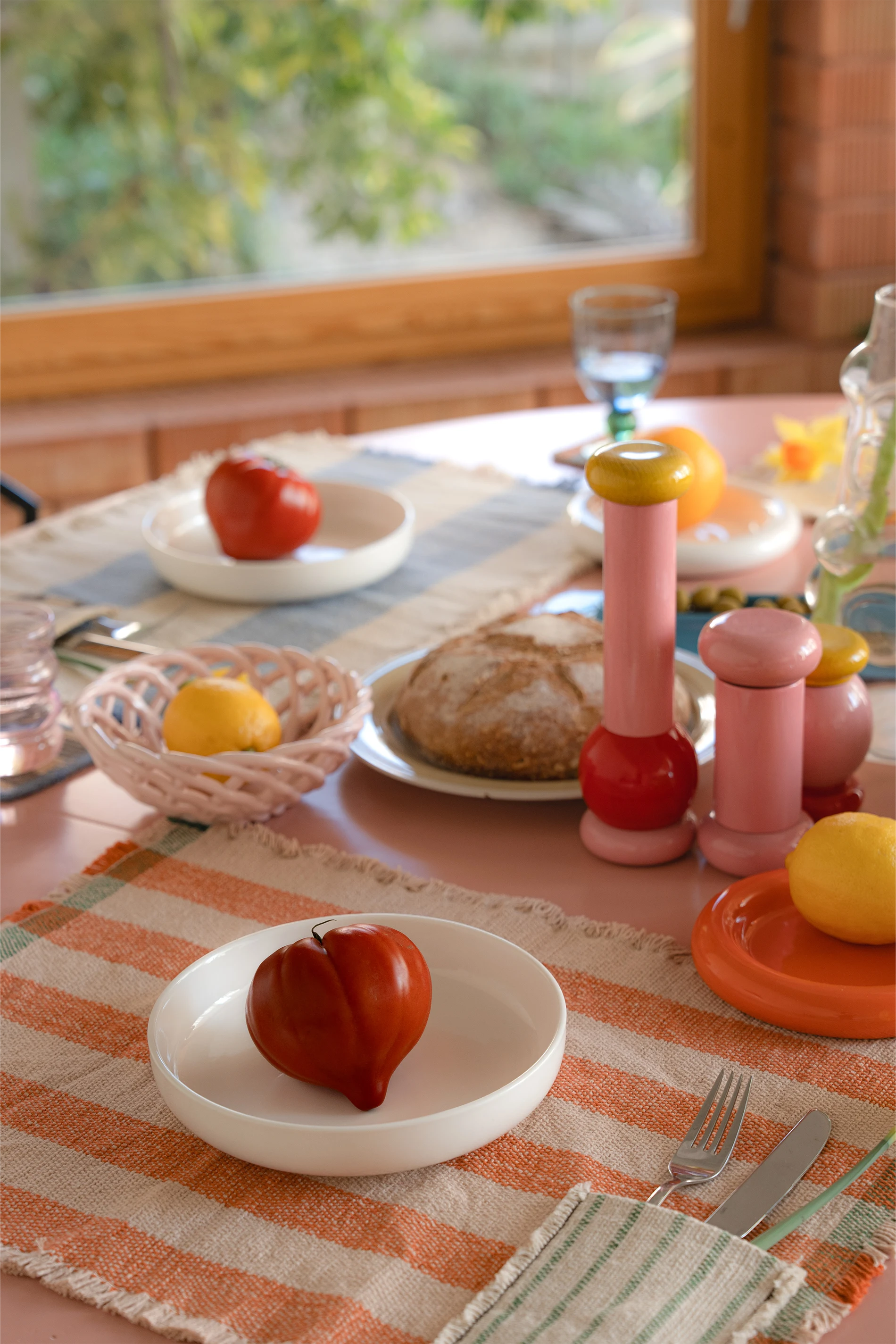 lorena-canals-pack-2-sets-de-table-handloom-avec-poche-terracotta image 5