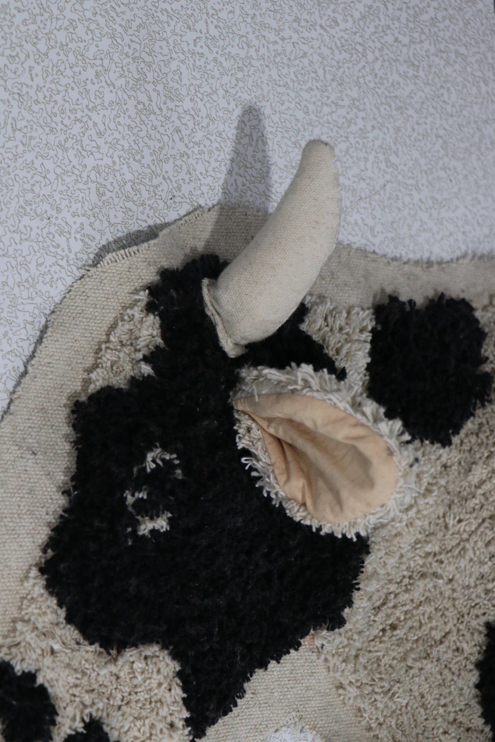 lorena-canals-pouf-lola-the-cow image 5