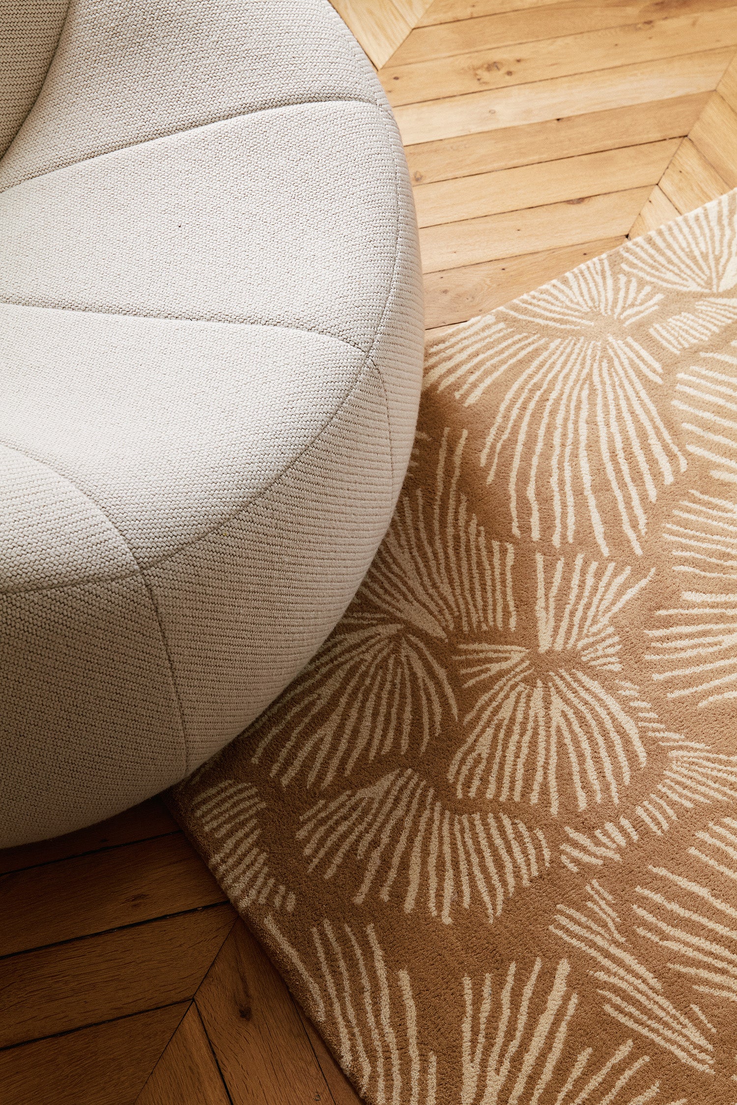 toulemonde-bochart-gala-tapis-beige-floral-laine-tuft-main image 4