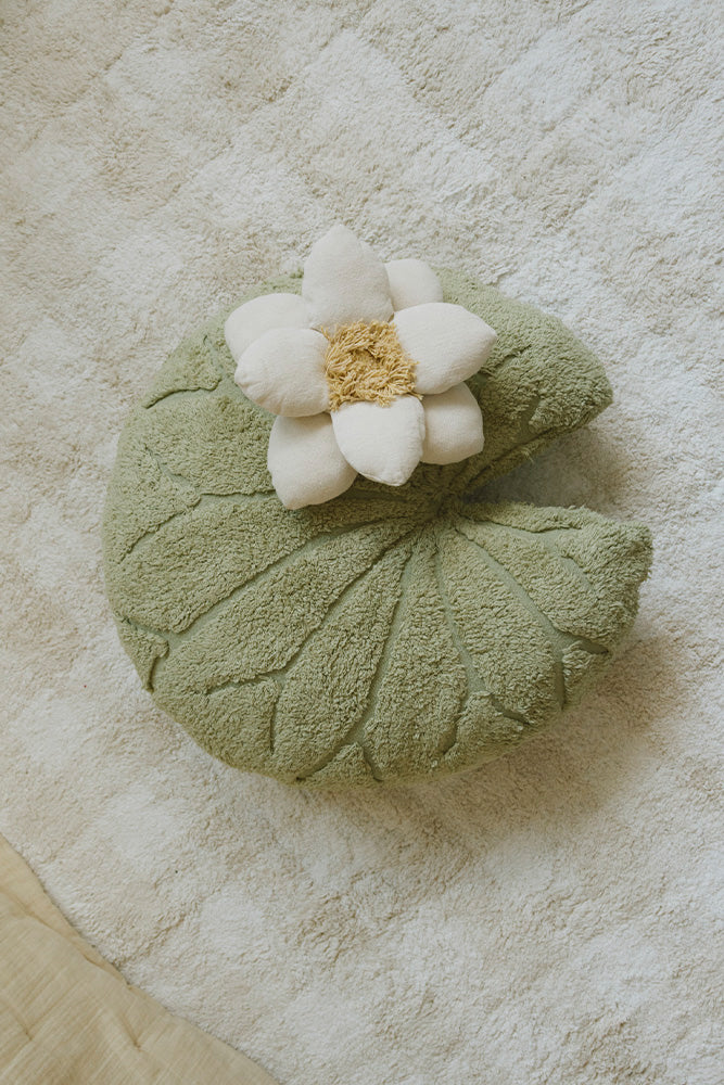 lorena-canals-water-lily-coussin-de-sol image 2