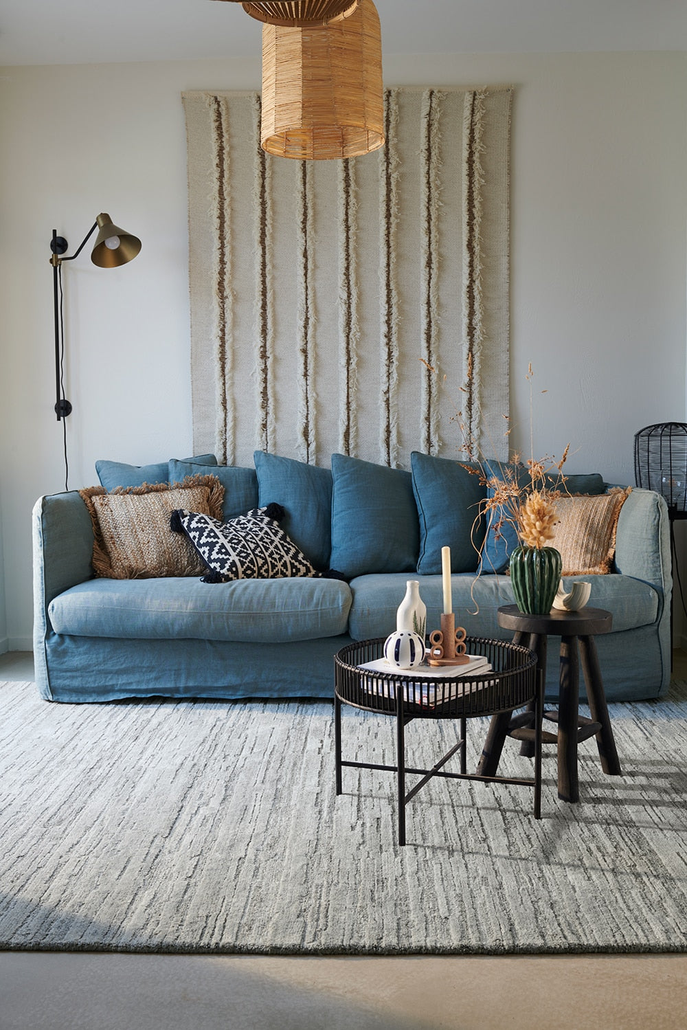 toulemonde-bochart-lake-tapis-gris-argent-indoor-outdoor image 2