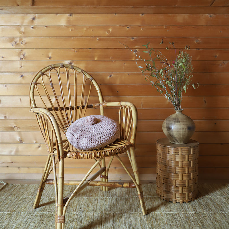 nattiot-lenka-coussin-coton-rond-crochet-rose-nude image 2