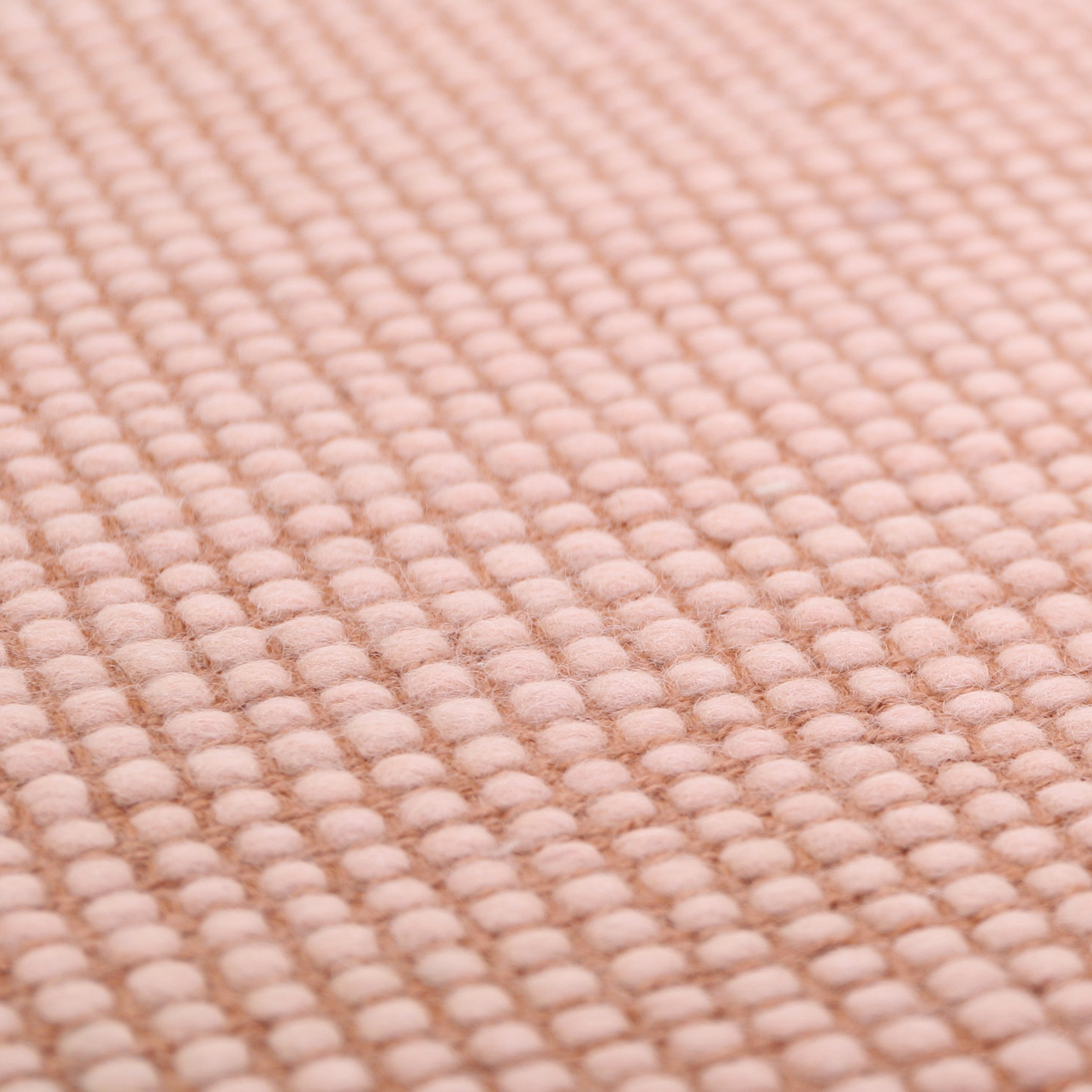 nattiot-bergen-nude-xs-tapis-descente-de-lit-laine-tiss-e-main image 4