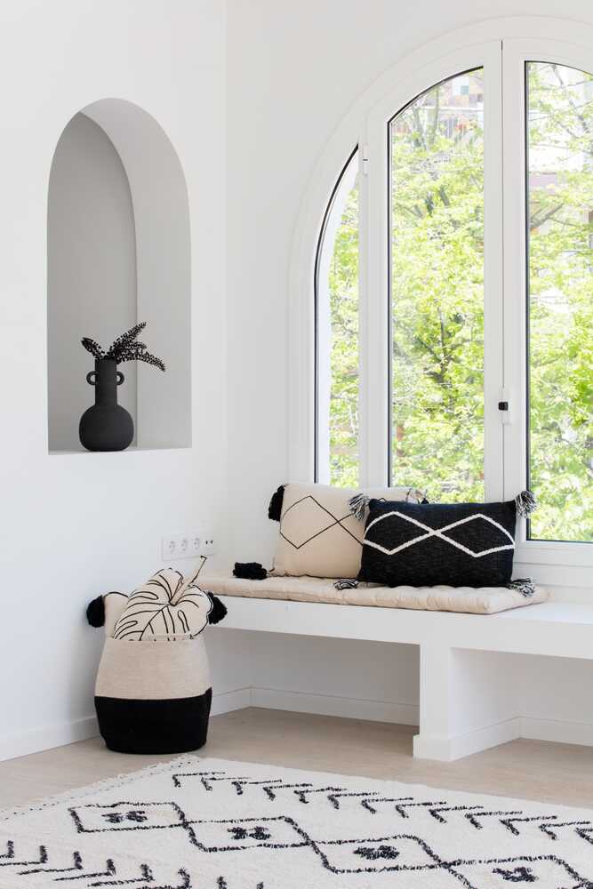 lorena-canals-coussin-lavable-oasis-black image 2