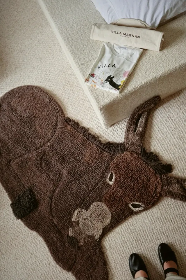 lorena-canals-hector-the-donkey-tapis-en-laine image 1