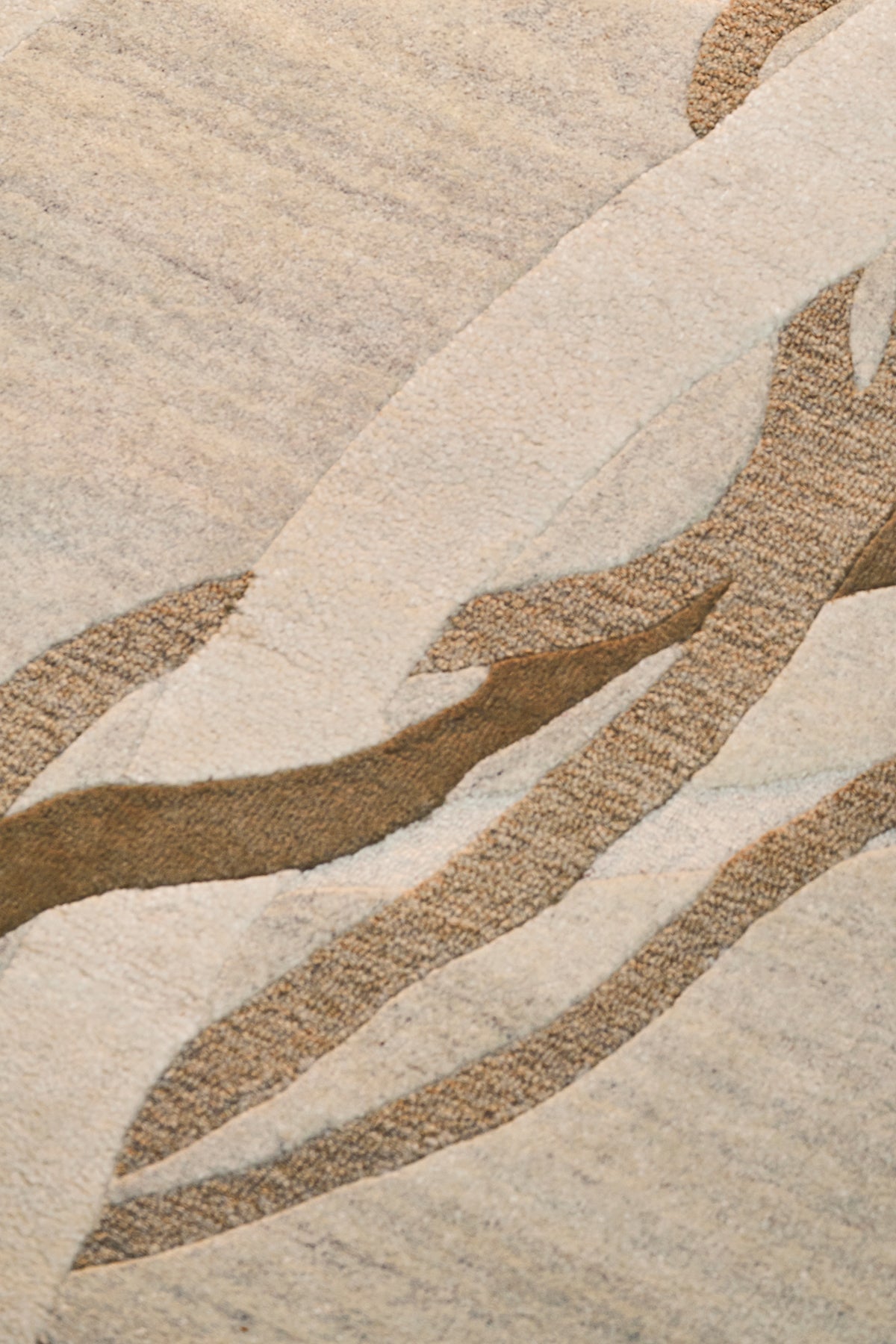 toulemonde-bochart-lianes-tapis-en-laine-beige-tuft-main image 4