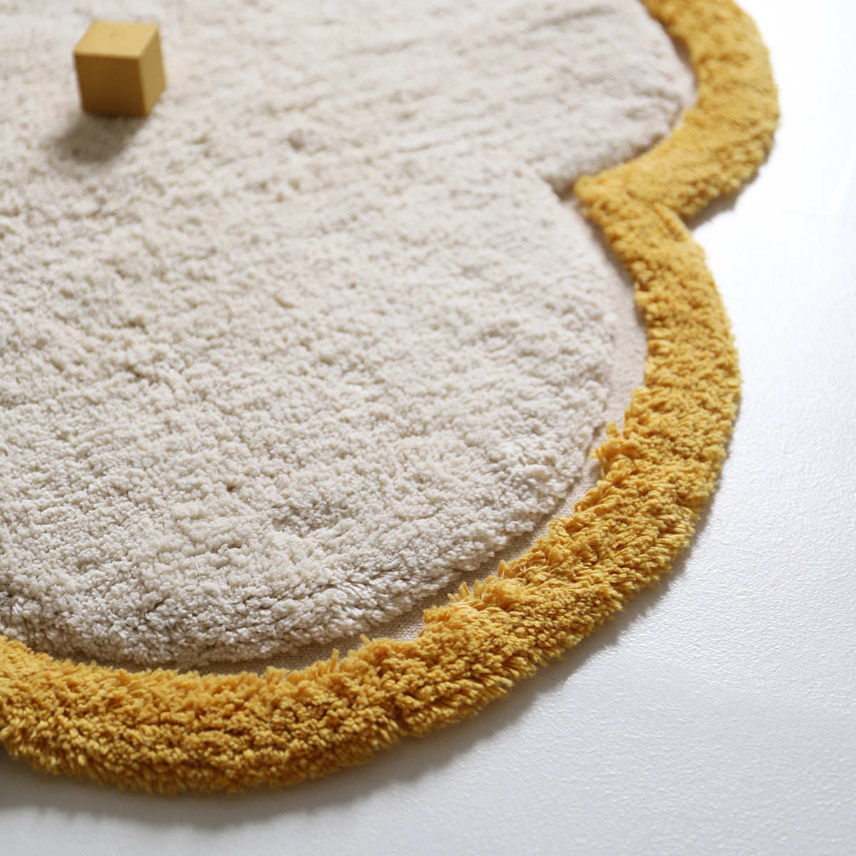 nattiot-little-nimbus-citrus-tapis-enfant-nuage image 3