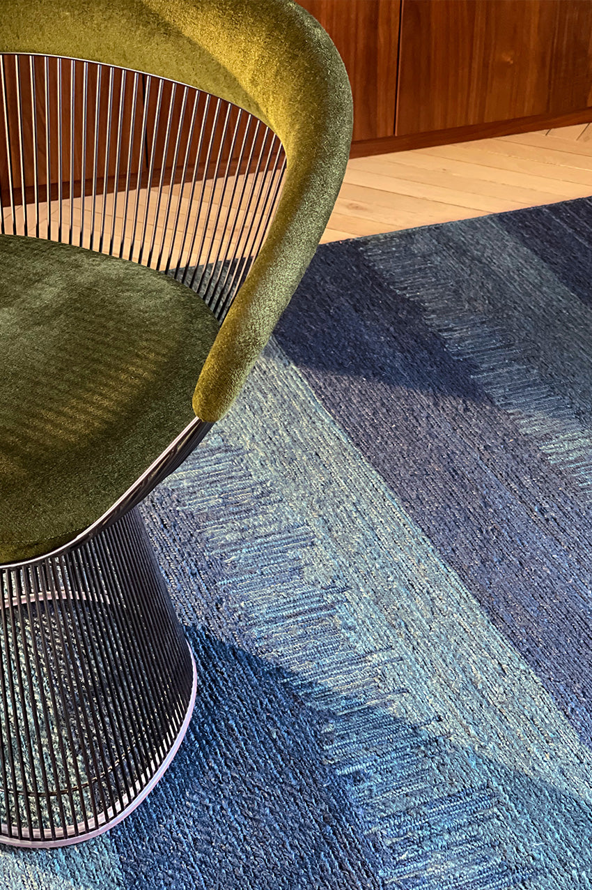 toulemonde-bochart-almonia-tapis-bleu-et-dor-jute-nou-main image 5