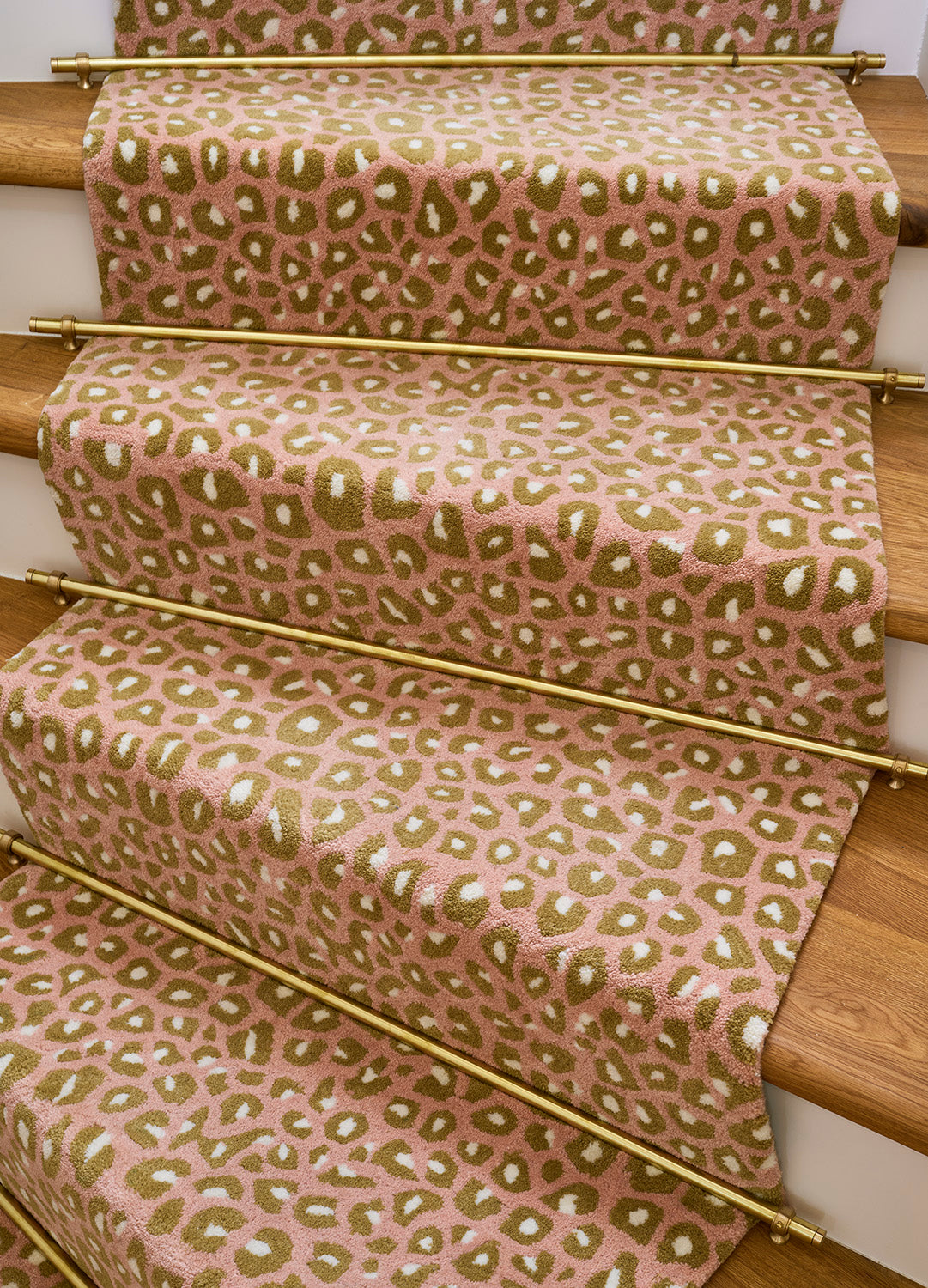 toulemonde-bochart-l-opard-rose-tapis-en-laine-tuft-main image 5
