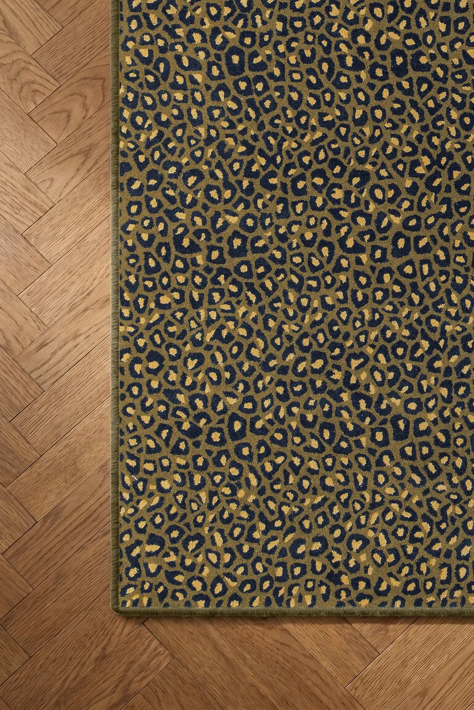 toulemonde-bochart-l-opard-rev-tement-tapis-vert image 1